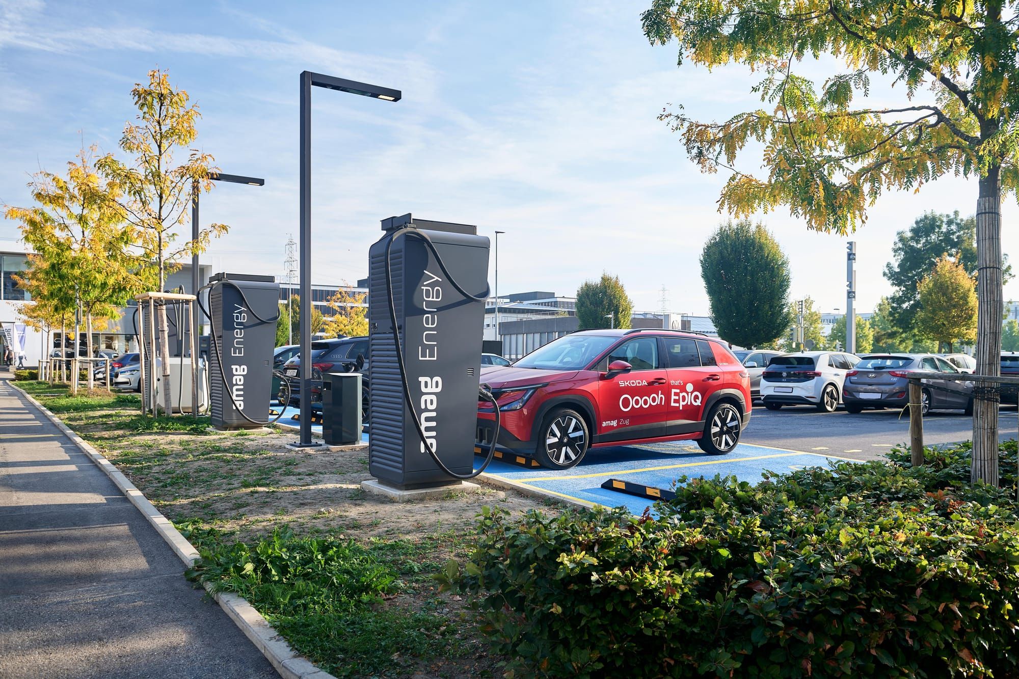 Neuer High-Power-Charging-Standort bei der AMAG Zug in Cham. 