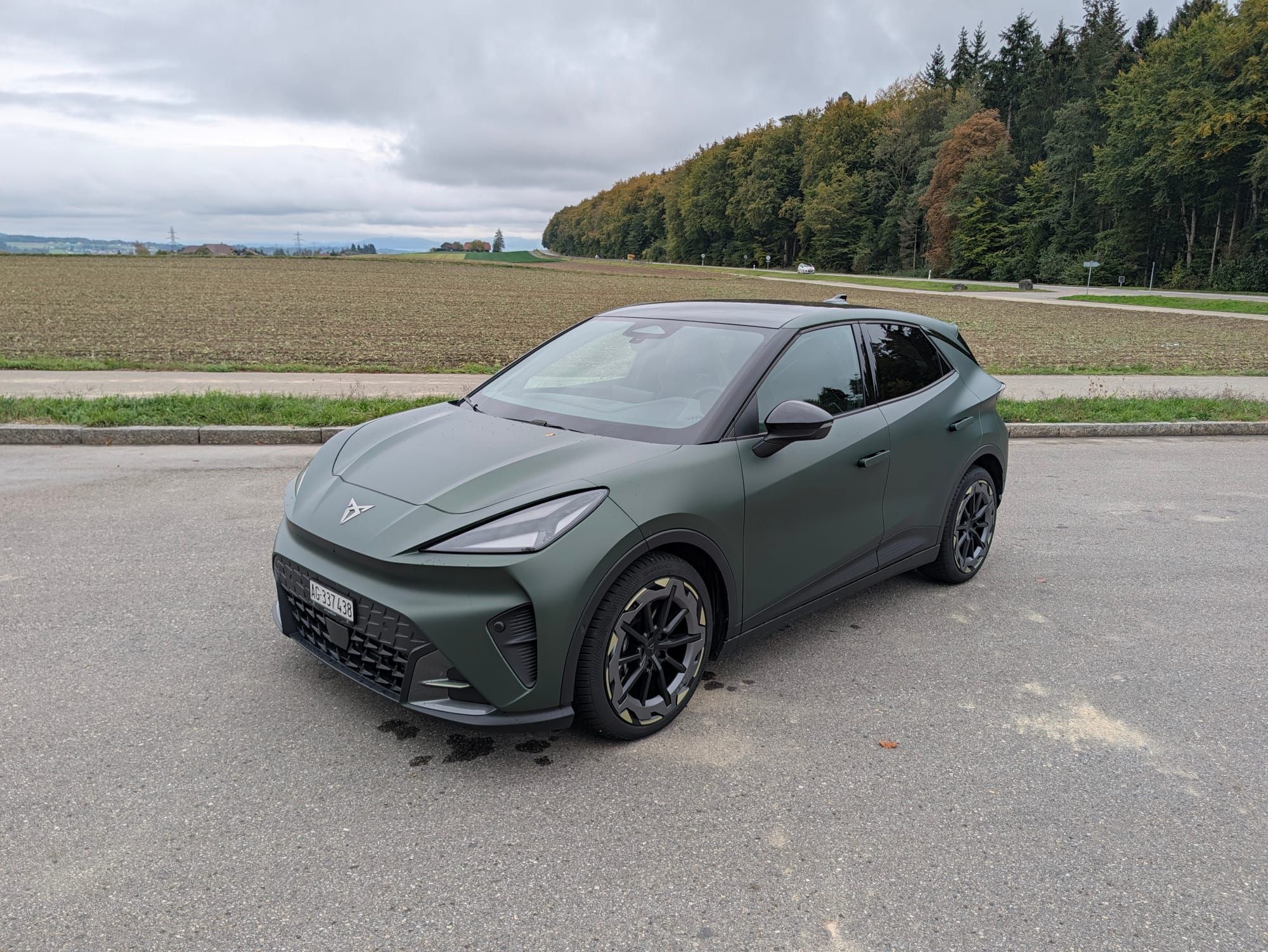 Der Cupra Raval geniesst eine hohe Nachfrage, die jedoch auch Herausforderungen mit sich bringt. 