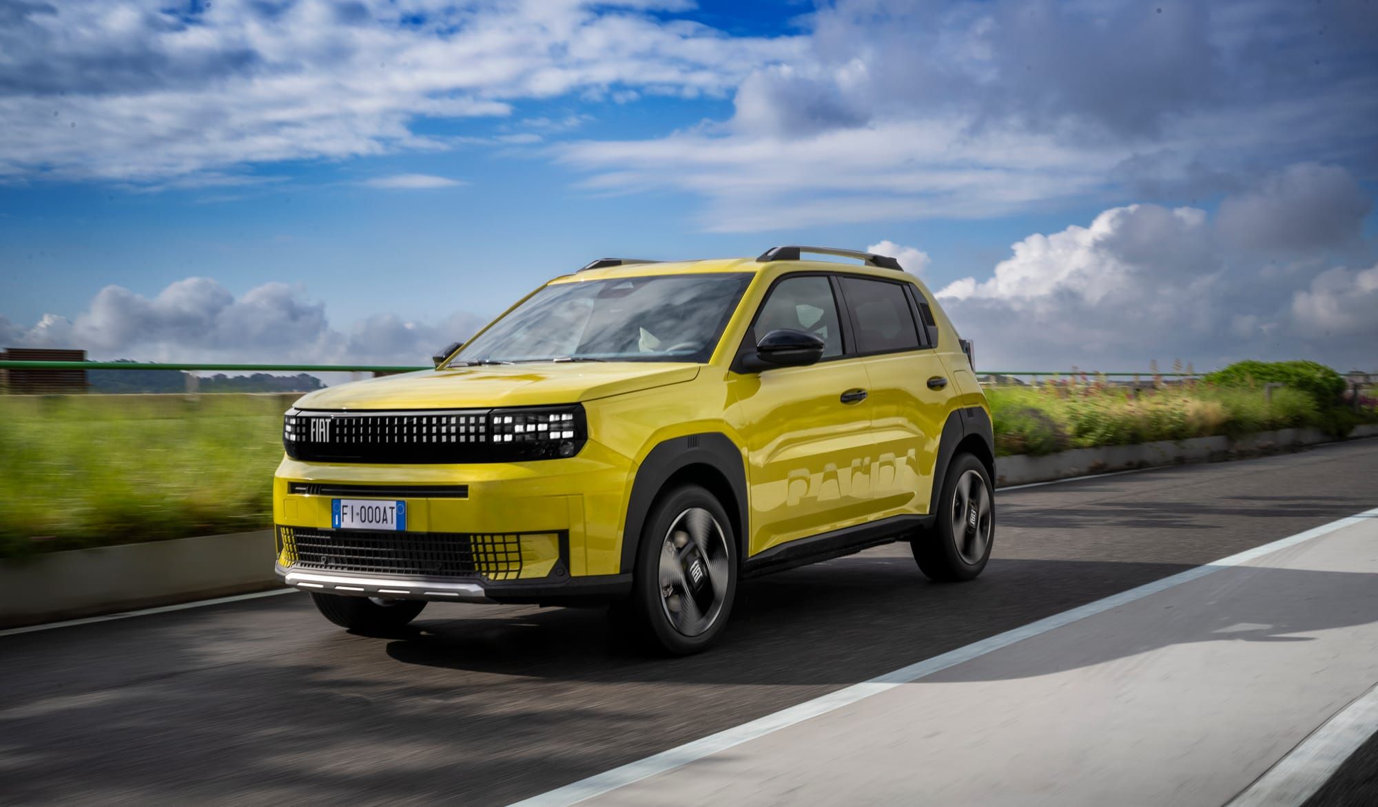 Der Fiat Grande Panda kommt dank grösserer Batterie neu auf knapp 400 Kilometer Reichweite.
