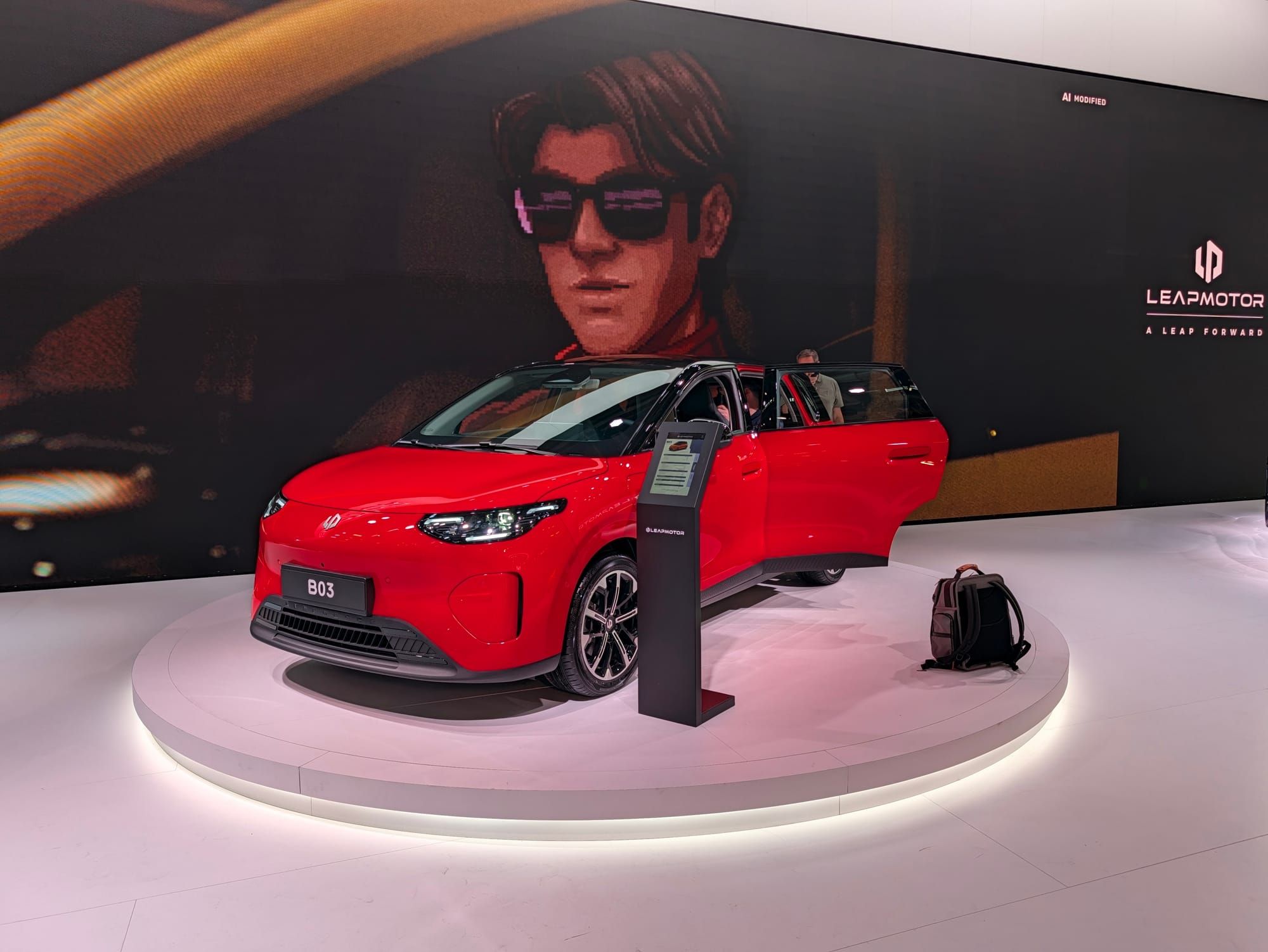Auf dem Pariser Autosalon stellte Leapmotor den B03 vor. 