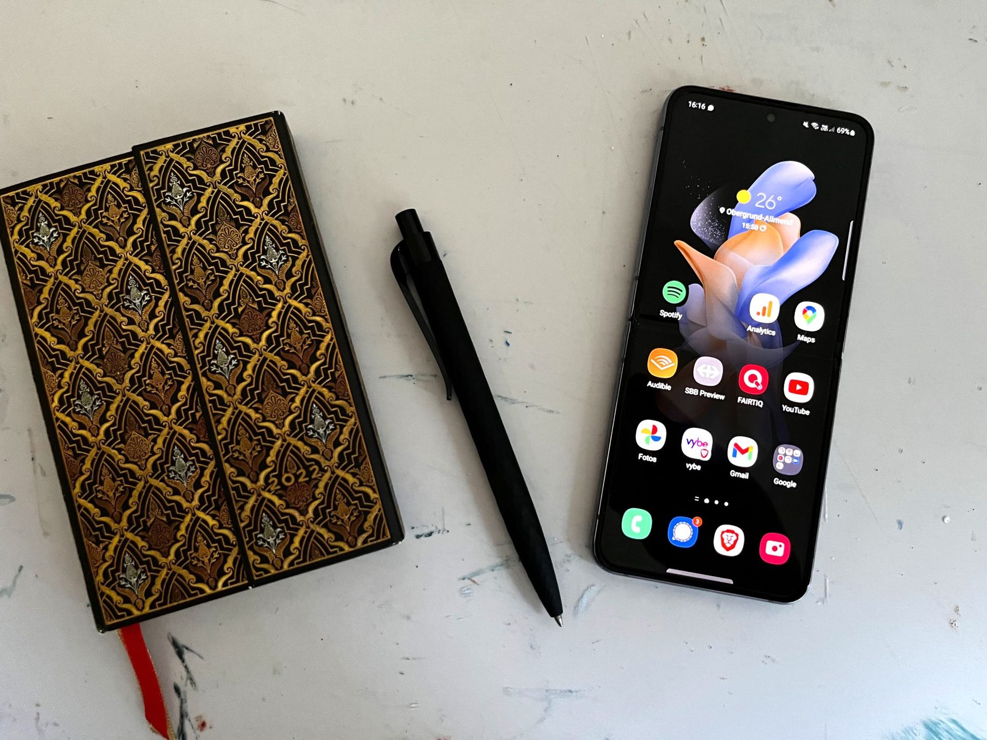 Samsung Galaxy Z Flip 4 Test: Display