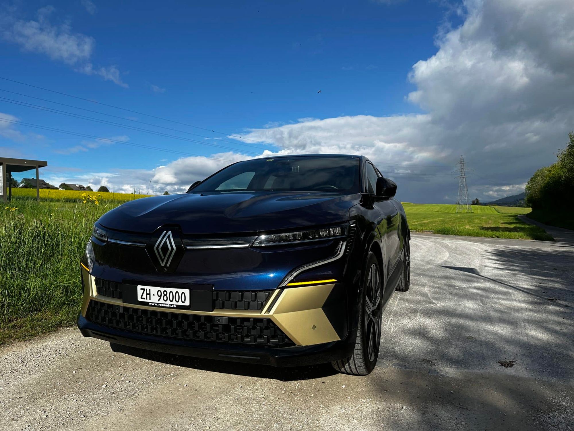 Vorderansicht des Renault Megane E-Tech Electric