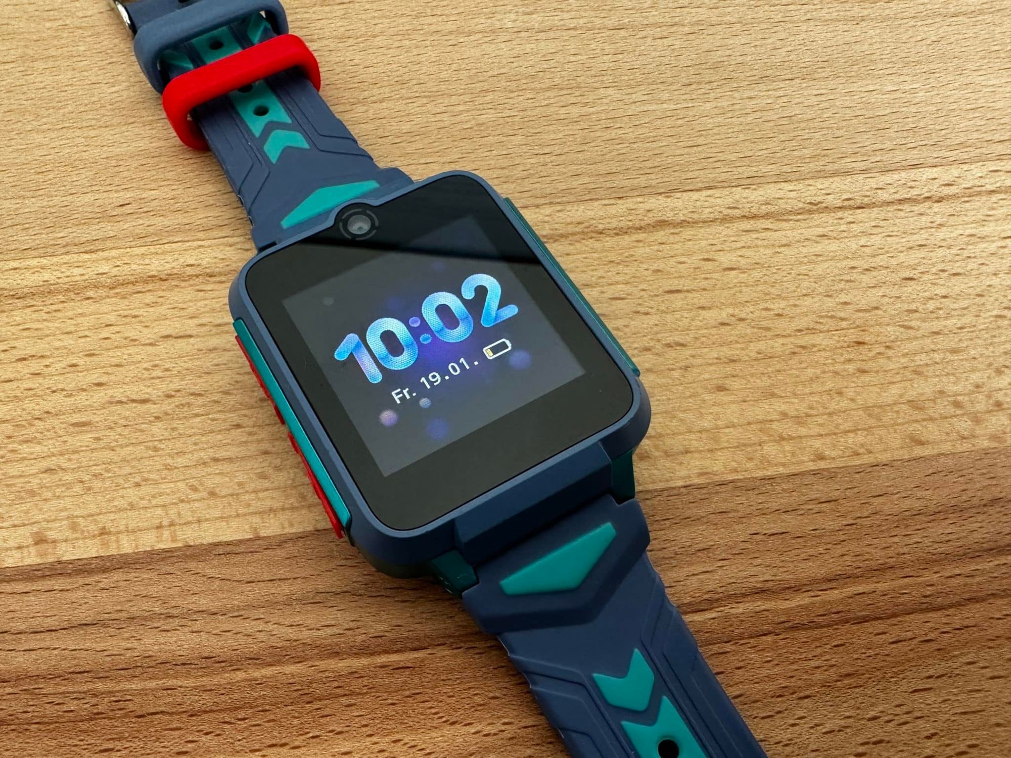 Kinder-Smartwatch im Test: Wie gut ist die TCL Movetime Family Watch MT42X?