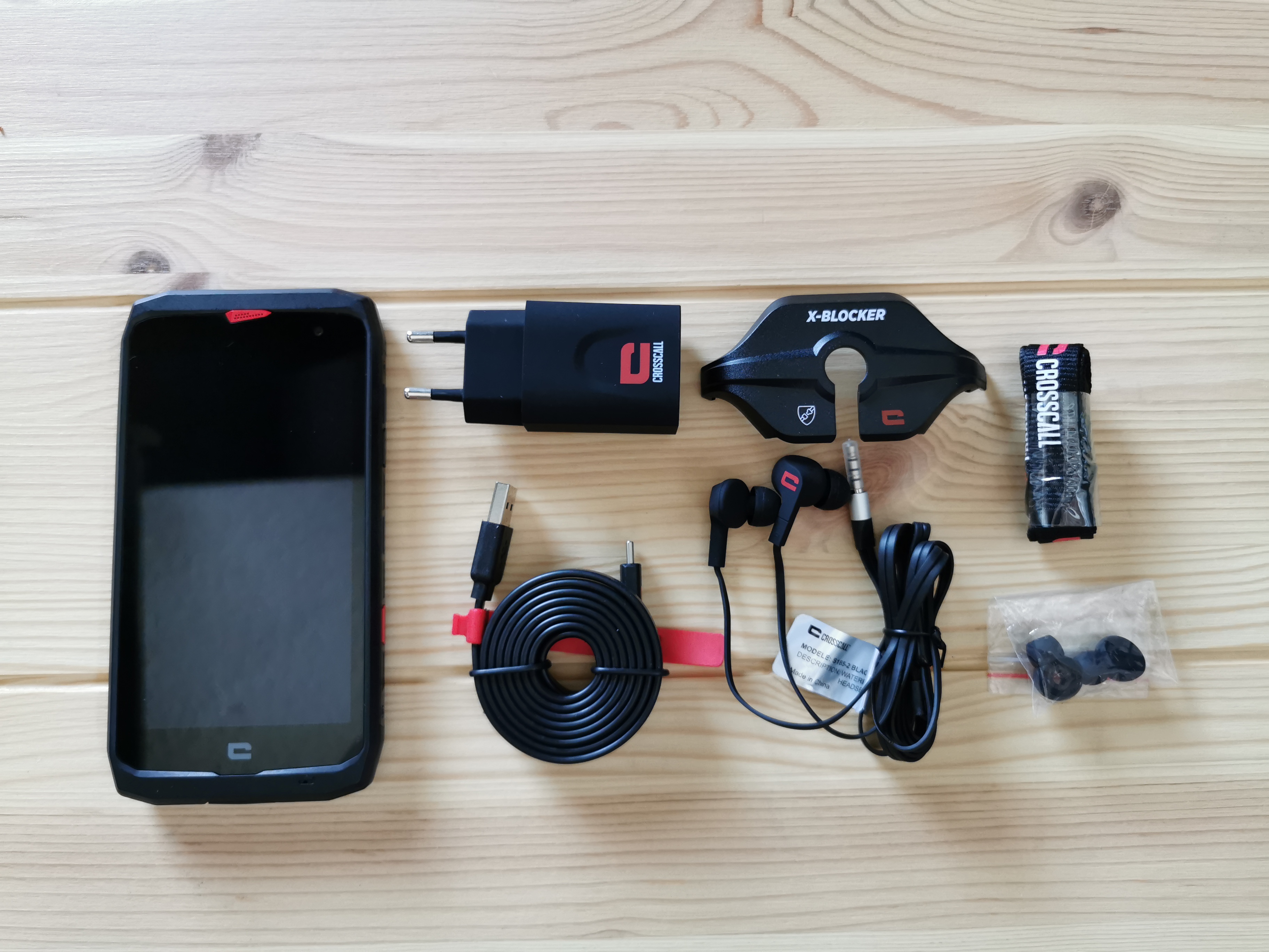 Outdoor-Smartphone Handy Crosscall Action X-3 Lieferumfang Packungsinhalt