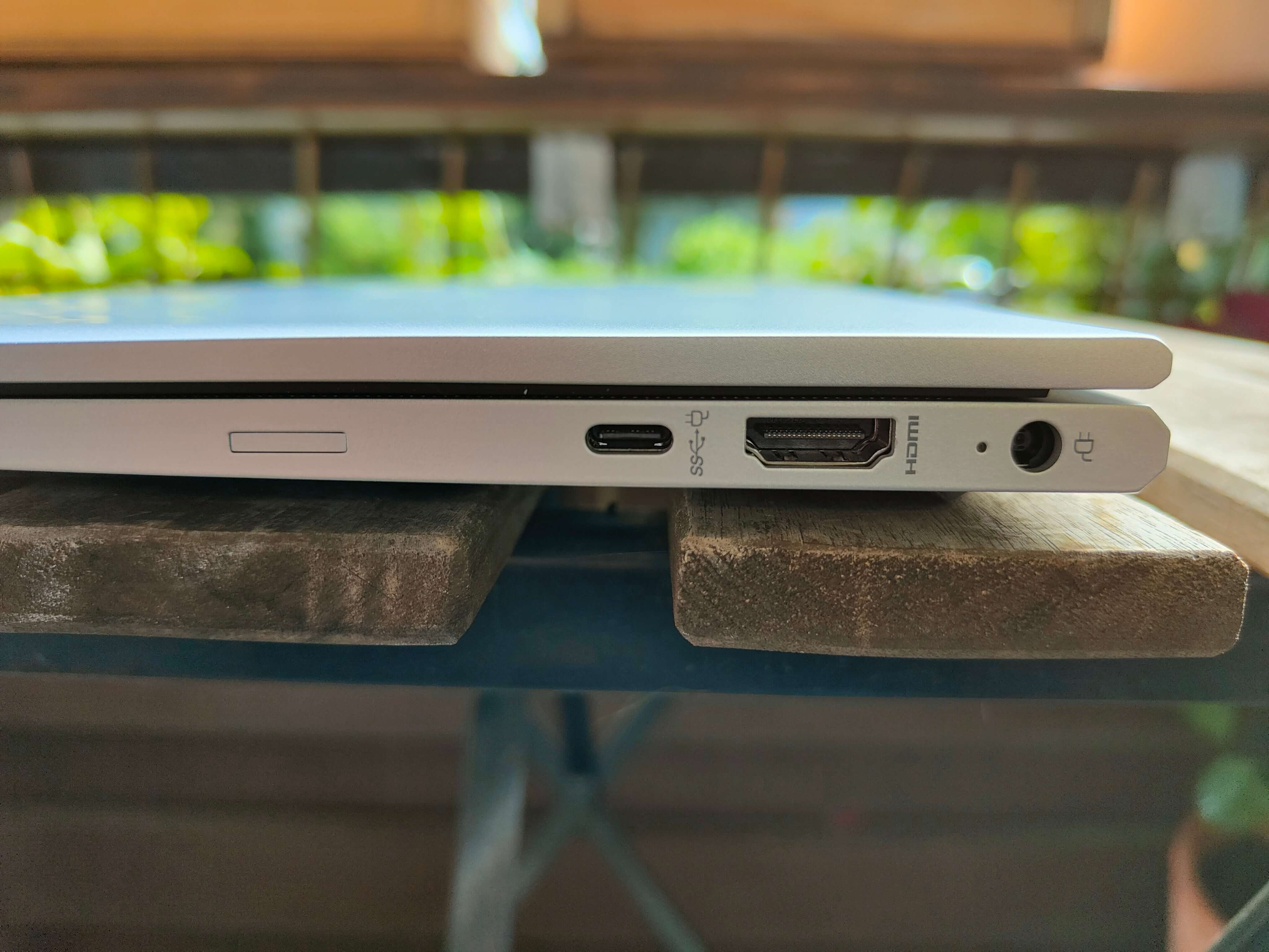 HP ProBook 635 Aero G7 Test: Anschlüsse 2