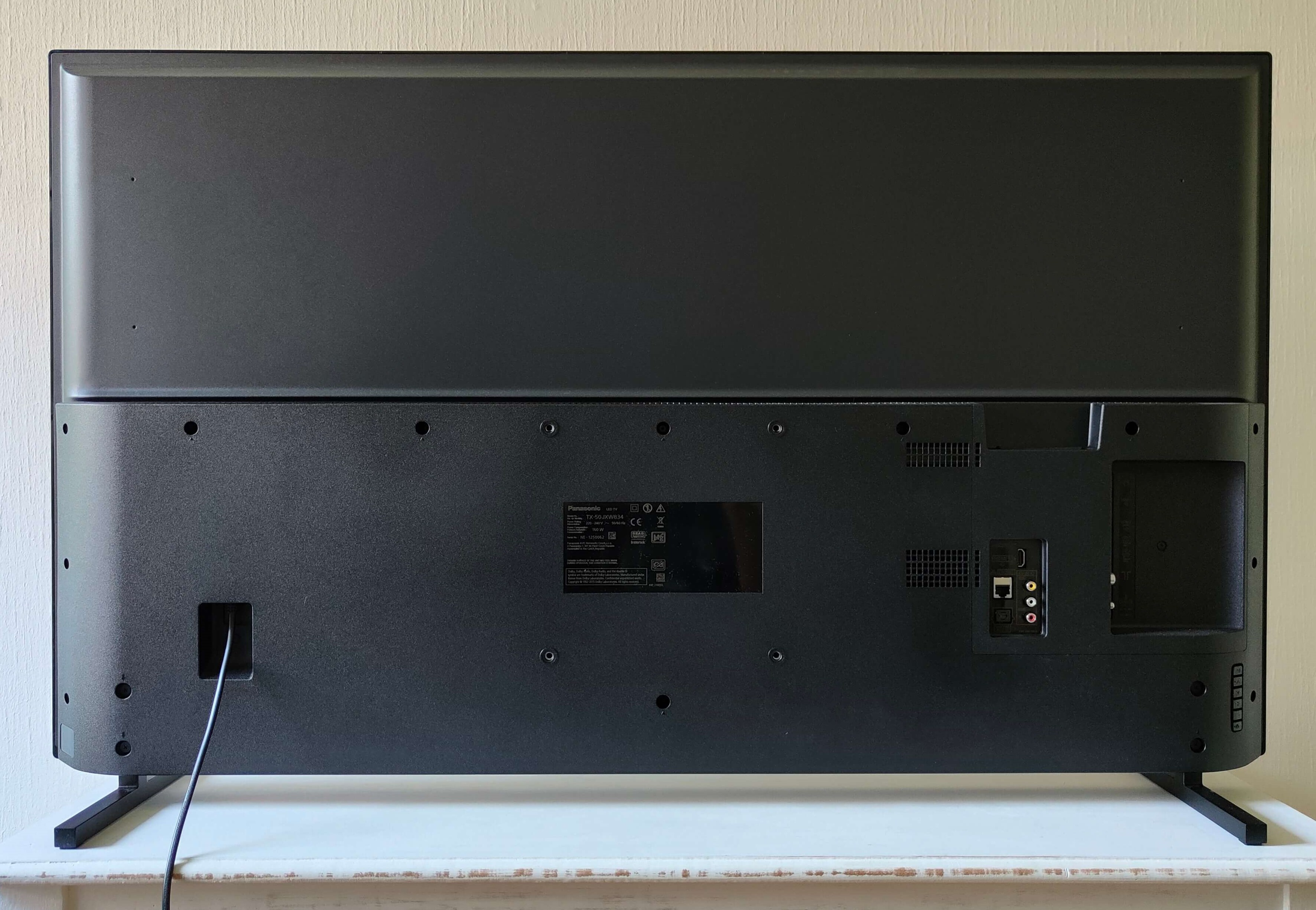 Panasonic TX-50JXW834 Design.