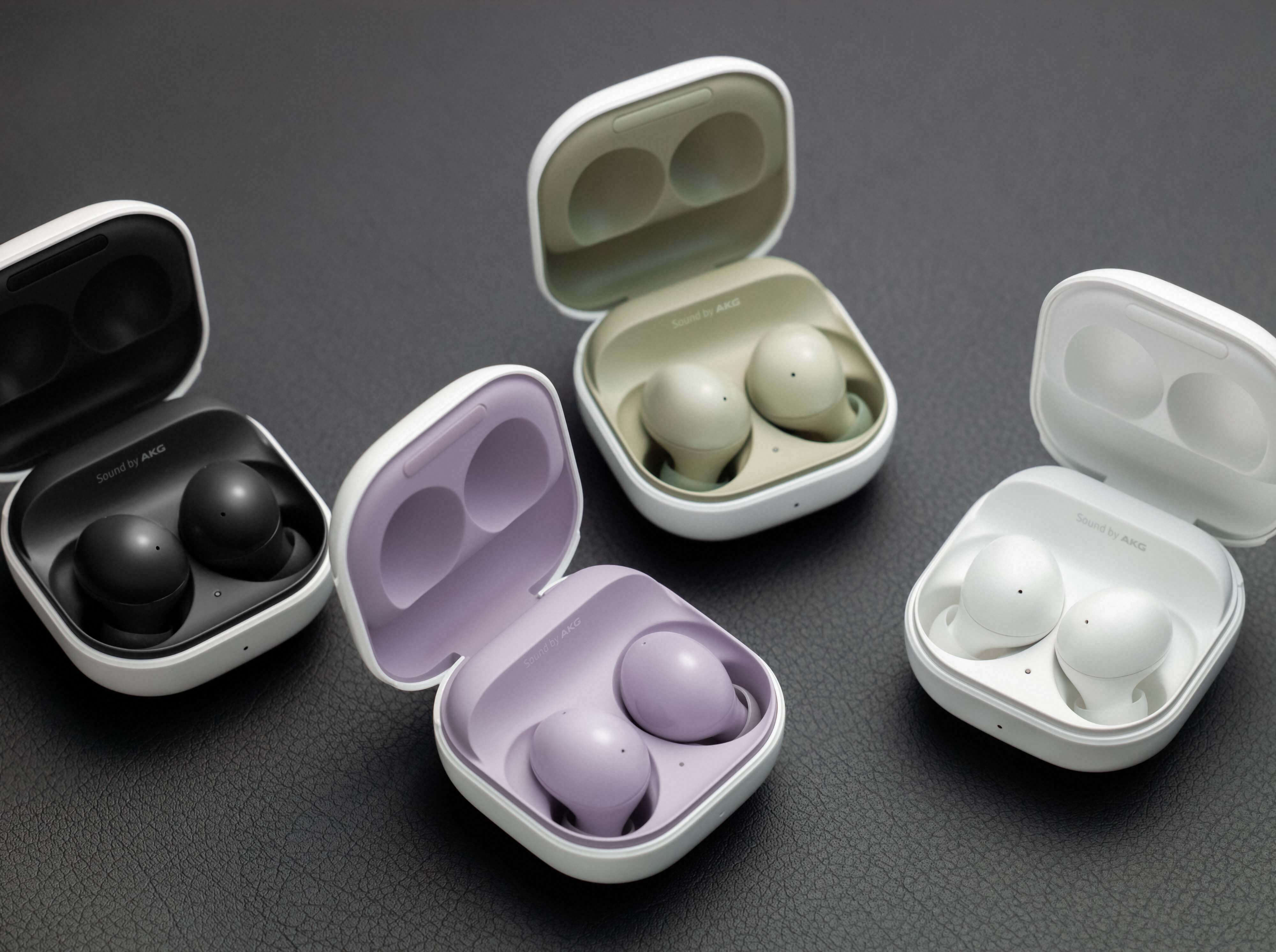 Samsung Galaxy Buds2 in allen vier verfügbaren Farben.