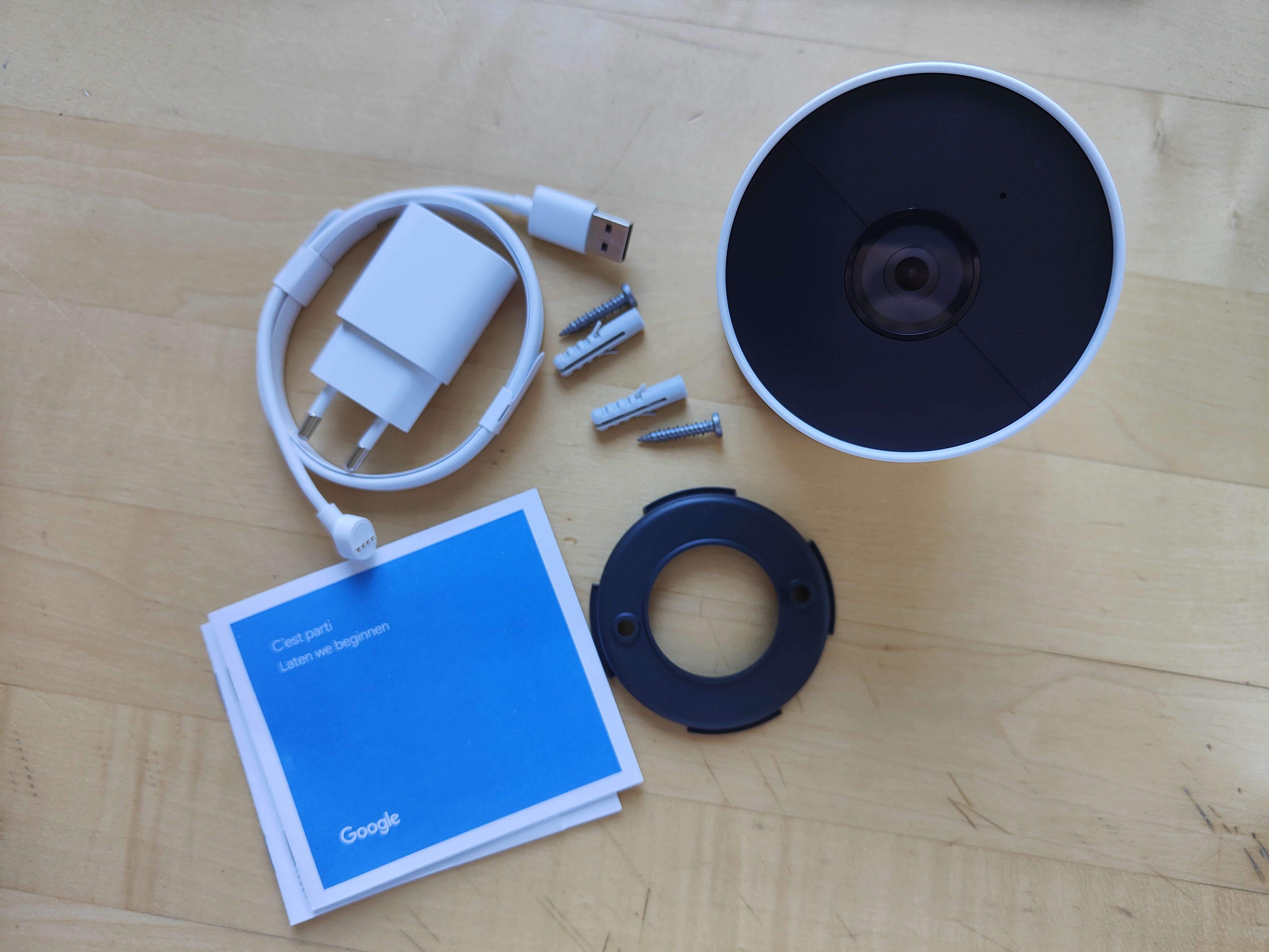Google Nest Cam Lieferumfang