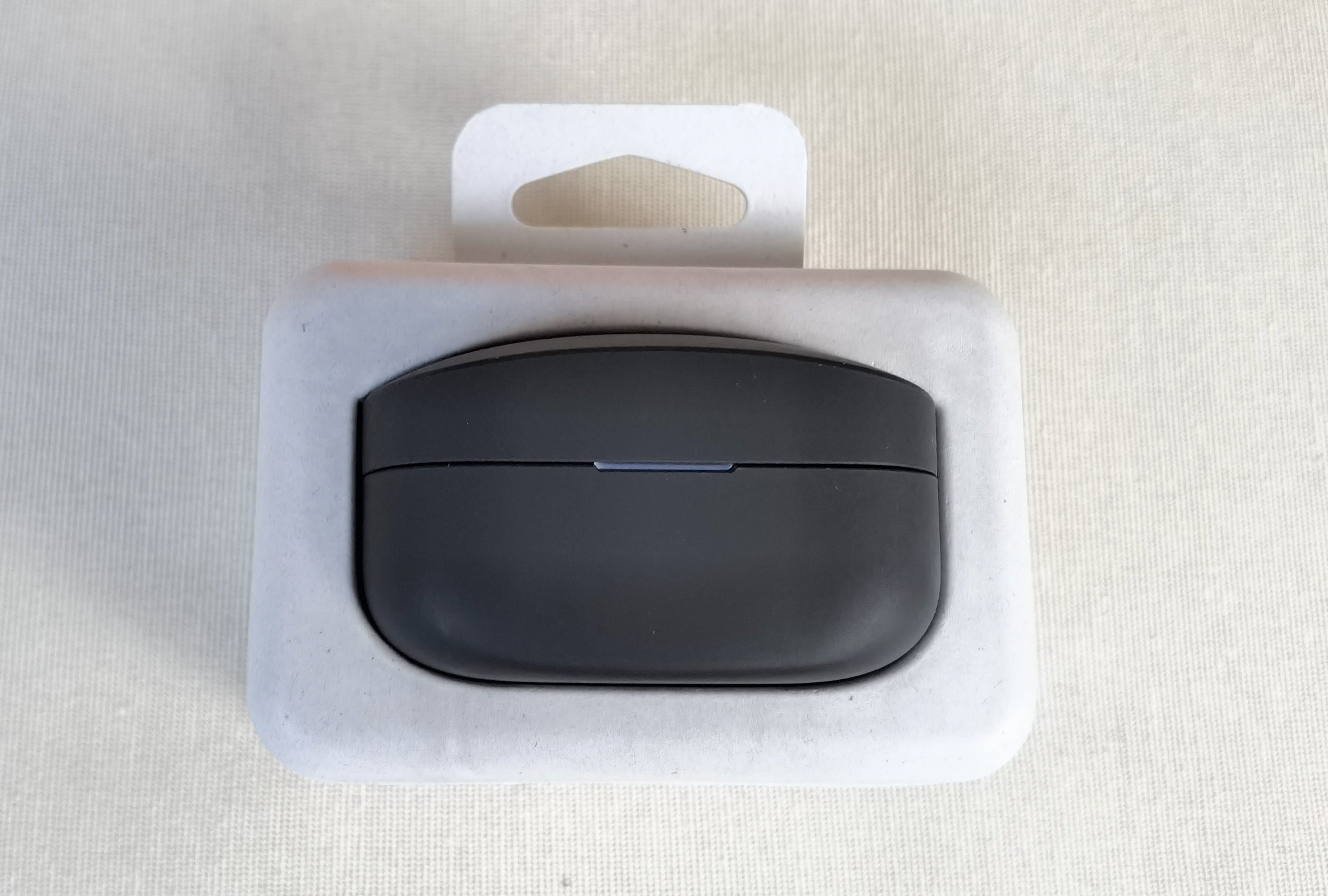Sony WF-1000XM4 Kopfhörer im Test: Verpackung geöffnet.
