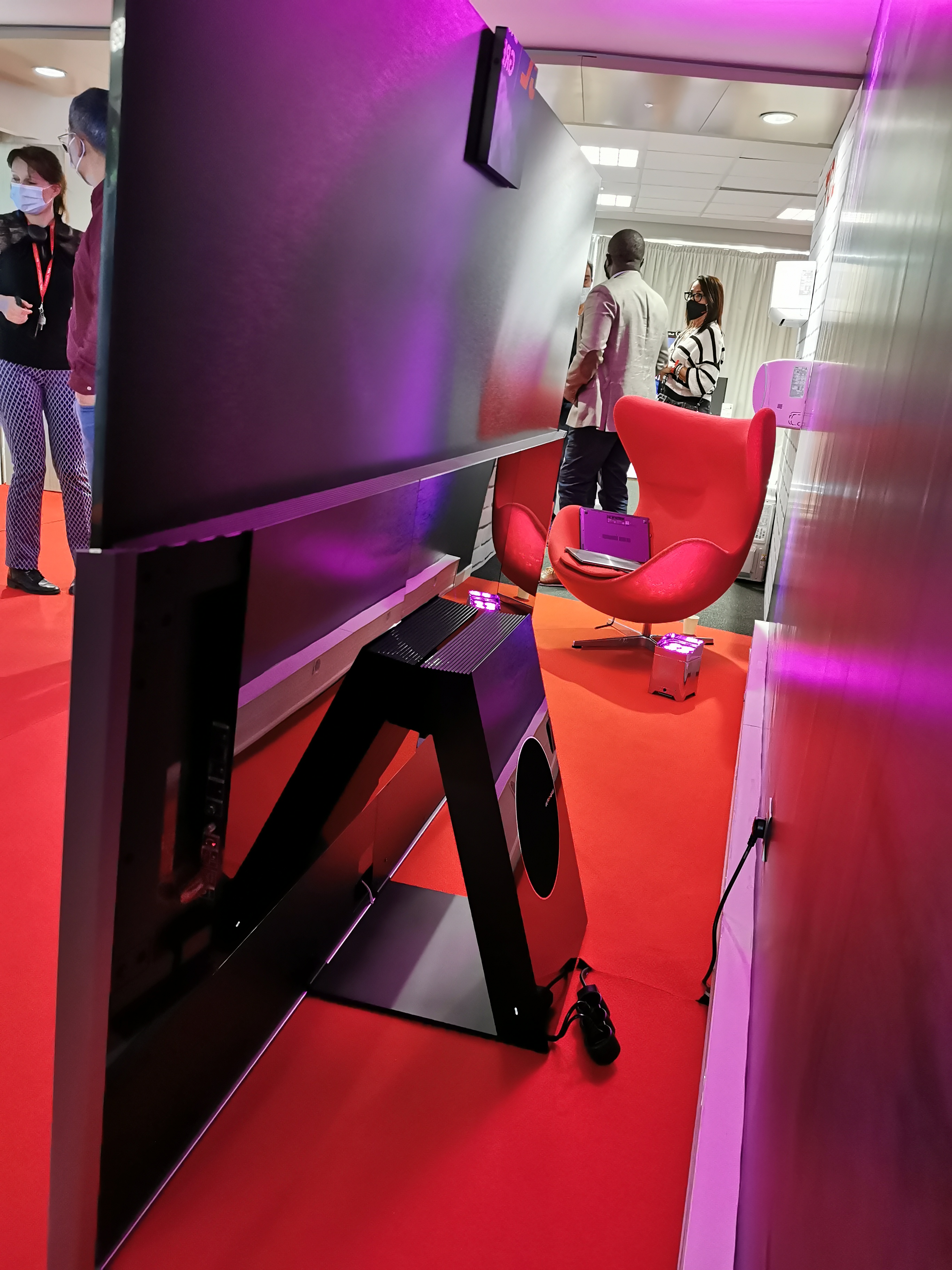 So sieht der TCL X92 Pro auf der Rückseite aus.