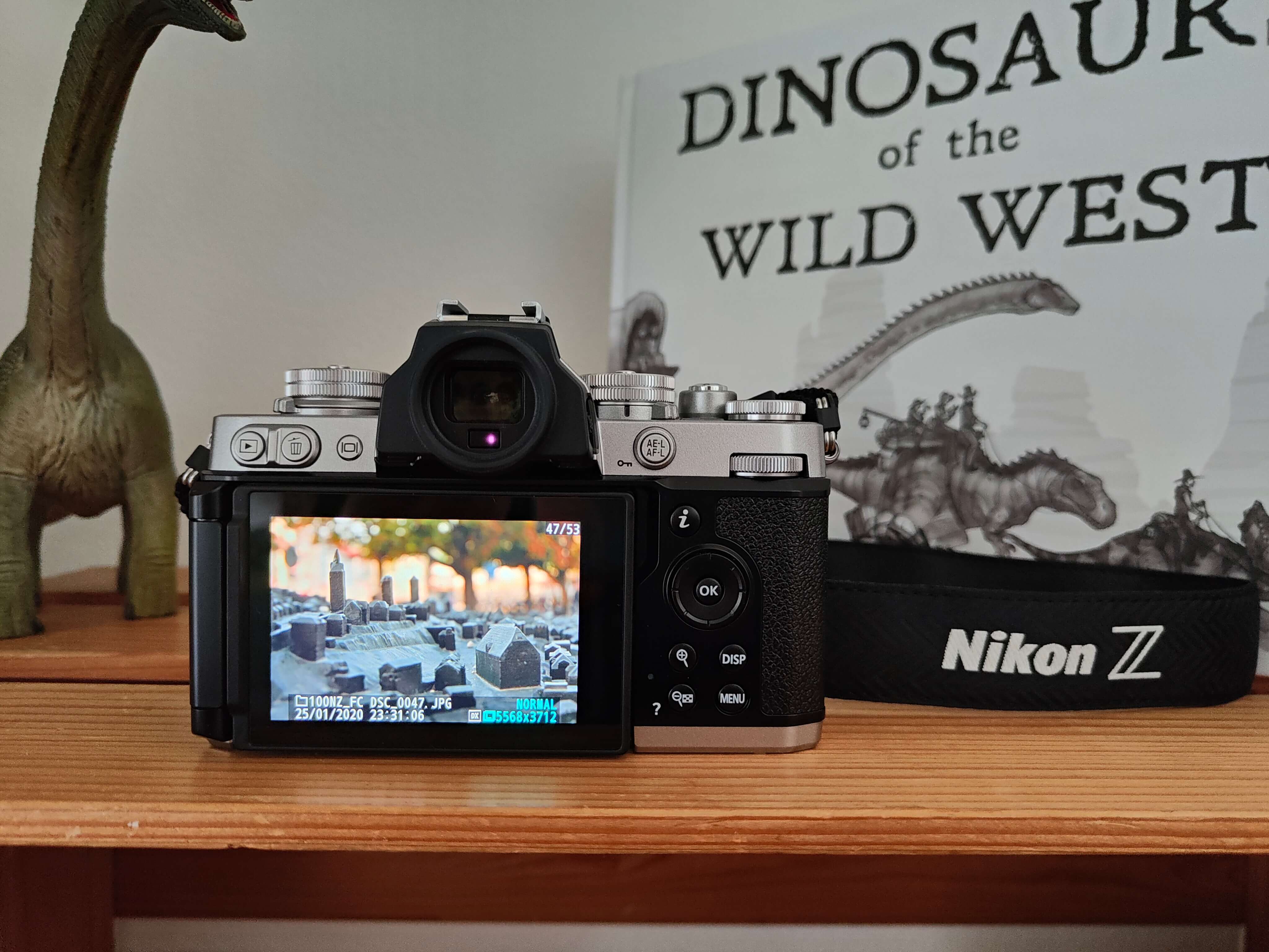 Nikon Z fc im Test: Der Bildschirm misst 3 Zoll.