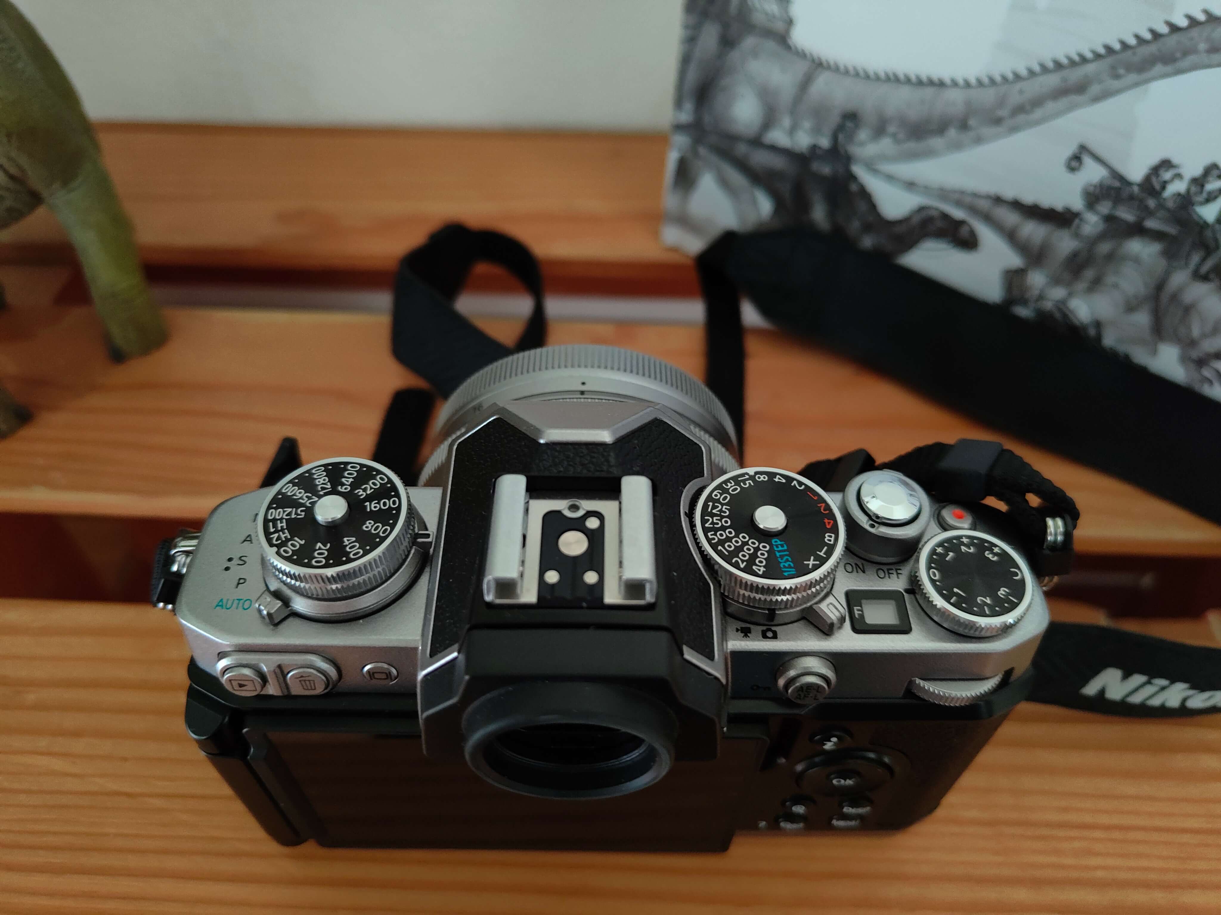 Nikon Z fc im Test: Bedienung und Kontrollrädchen.