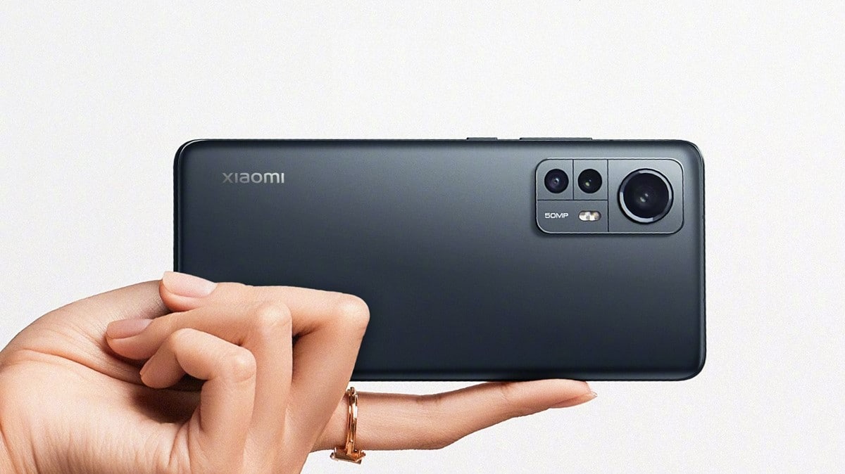 Das Xiaomi 12 in Schwarz