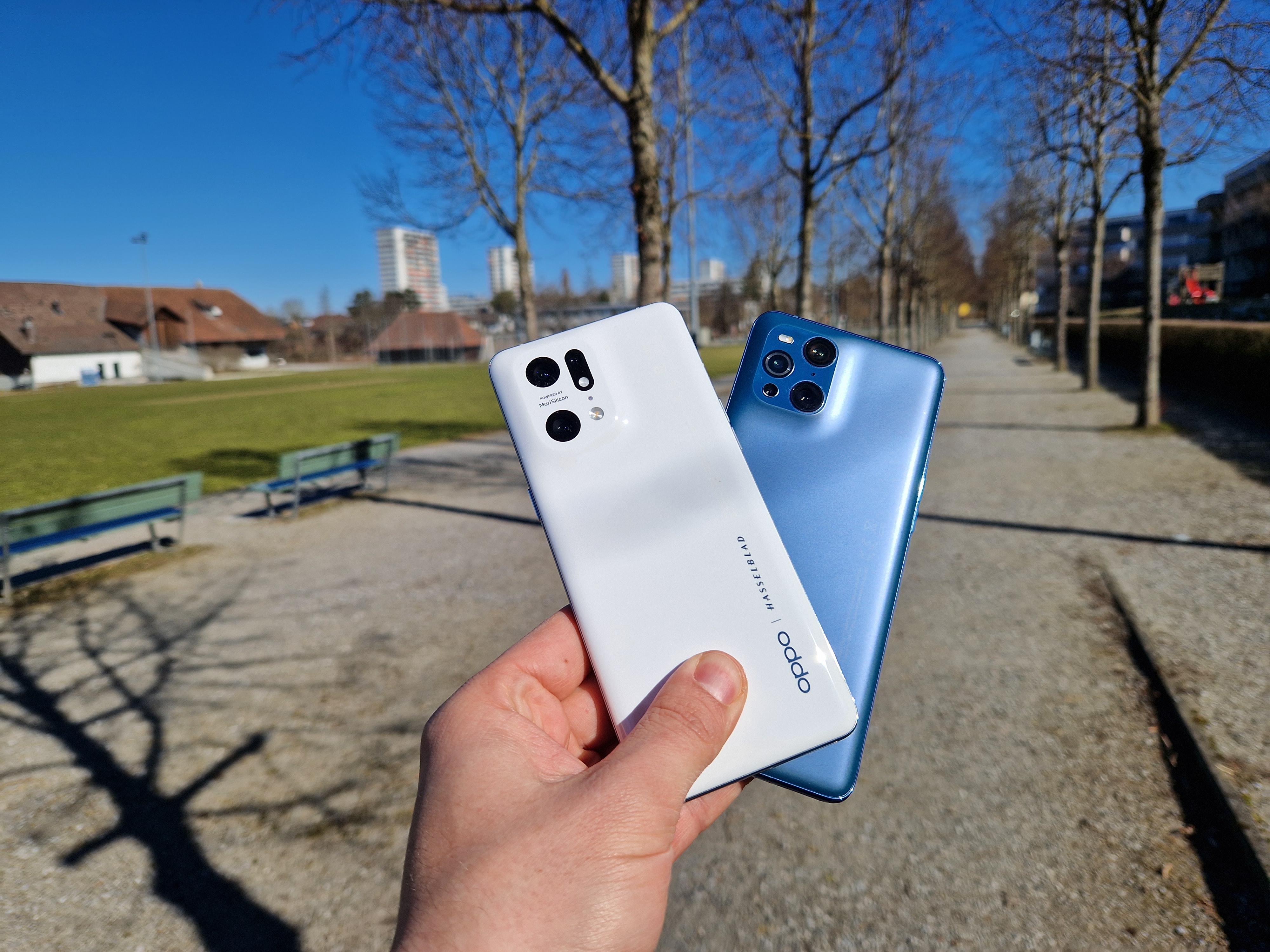 Links Oppo Find X5 Pro, rechts Oppo Find X3 Pro