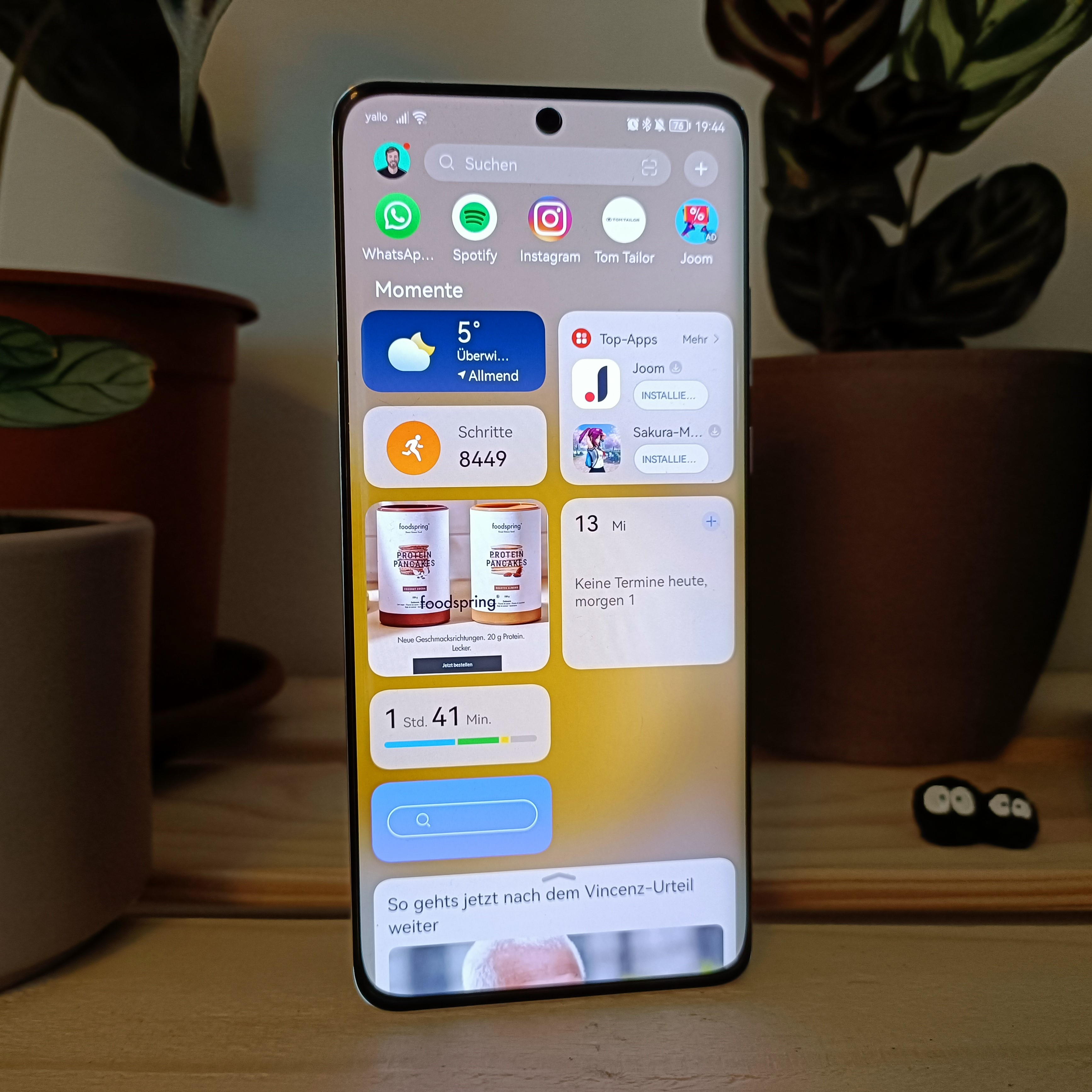 Huawei P50 Pro im Test: Kontrollzentrum und Newsfeed.
