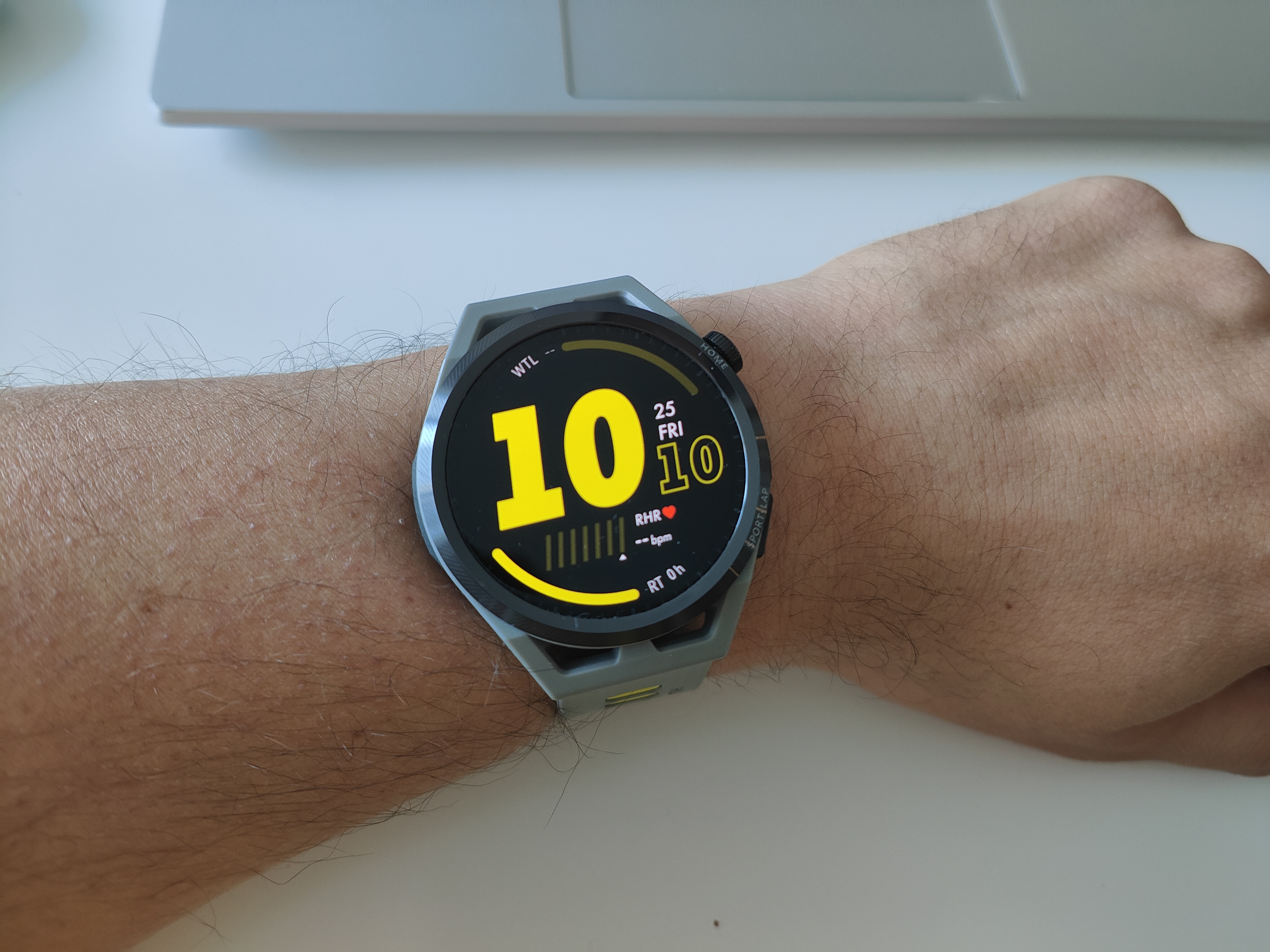 Huawei Watch GT Runner mit Watchface