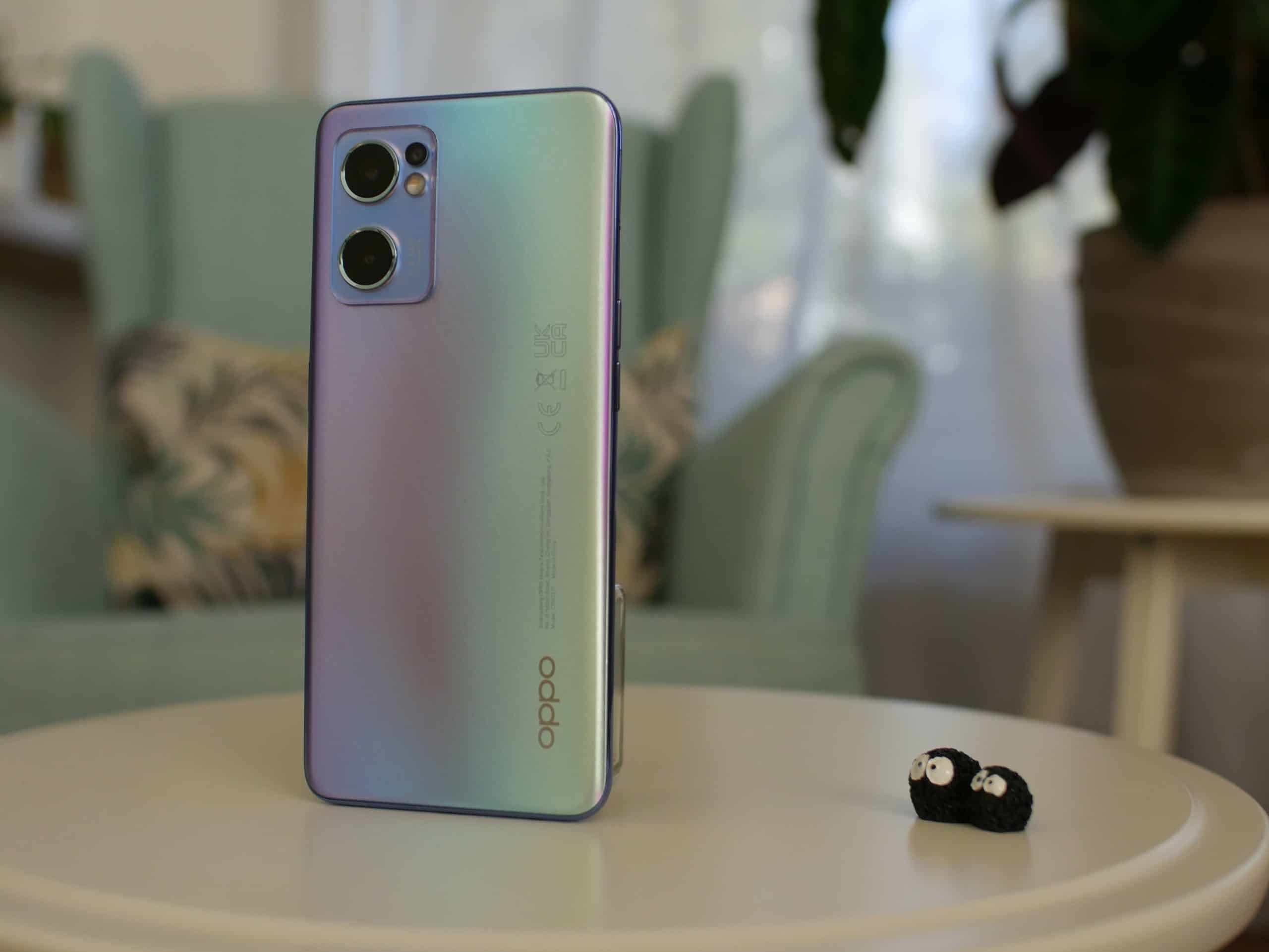 Oppo Find X5 Lite Test: Rückseite Schimmer.