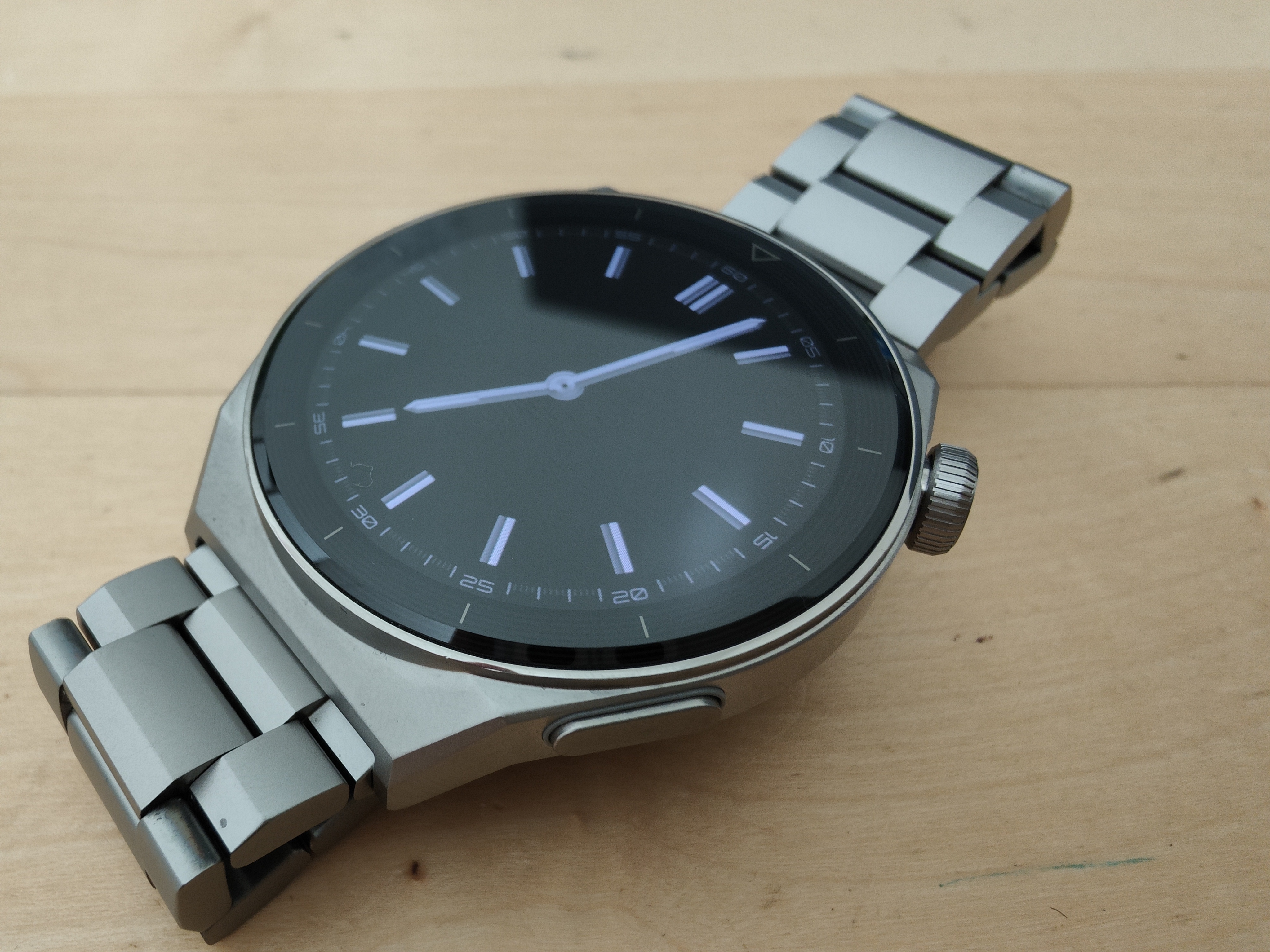 Hochwertiges Gehäuse der Huawei Watch GT 3 Pro