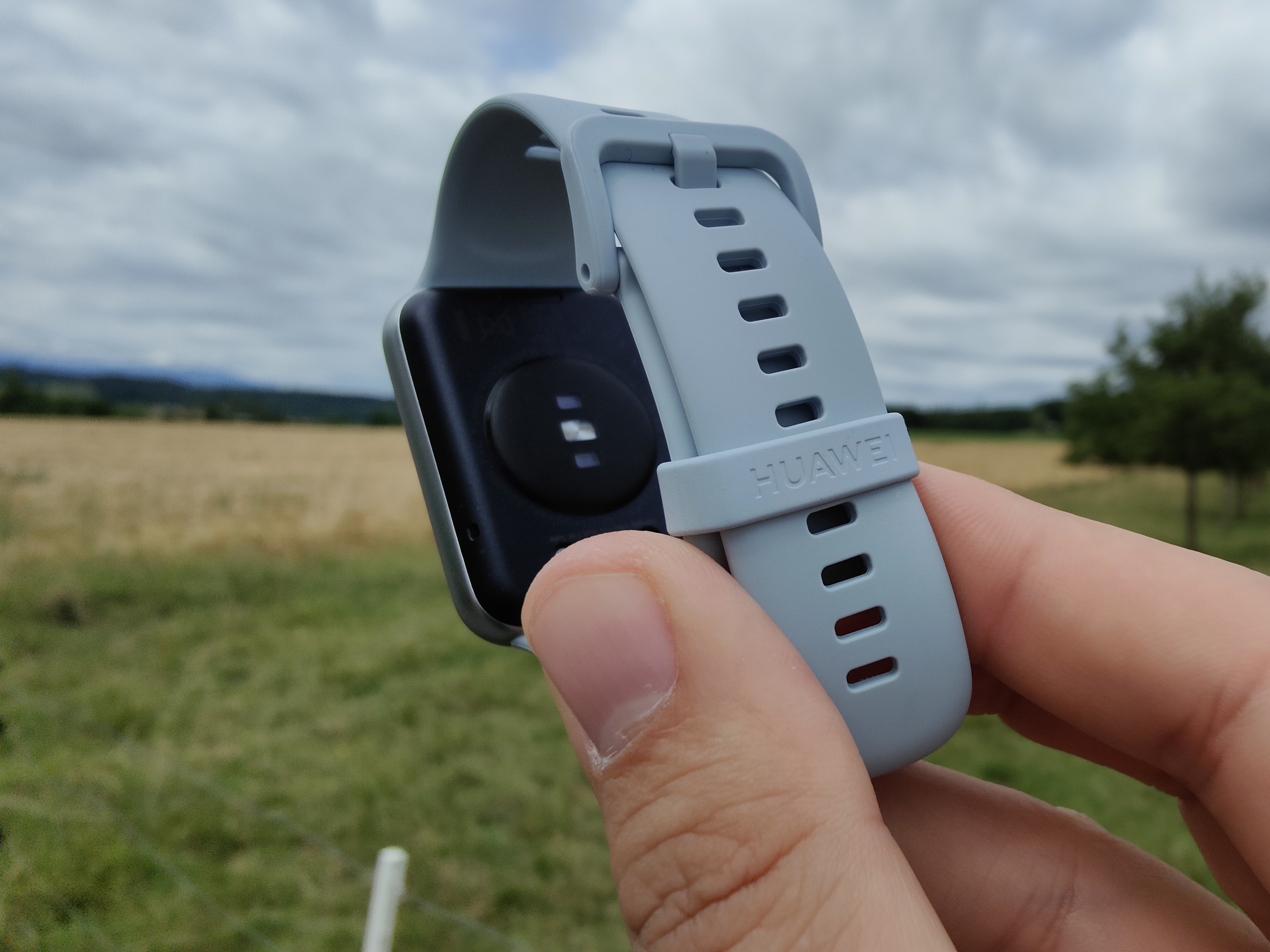 Das blaue Armband sieht nicht nur gut aus, es trägt sich auch sehr angenehm