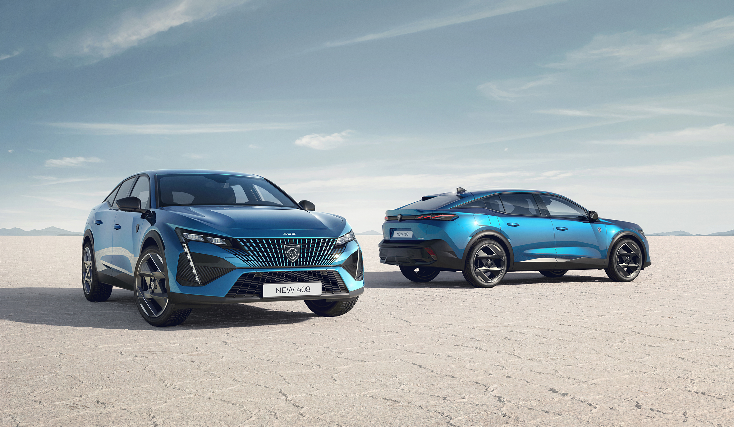 Der Peugeot 408 PHEV in Blau