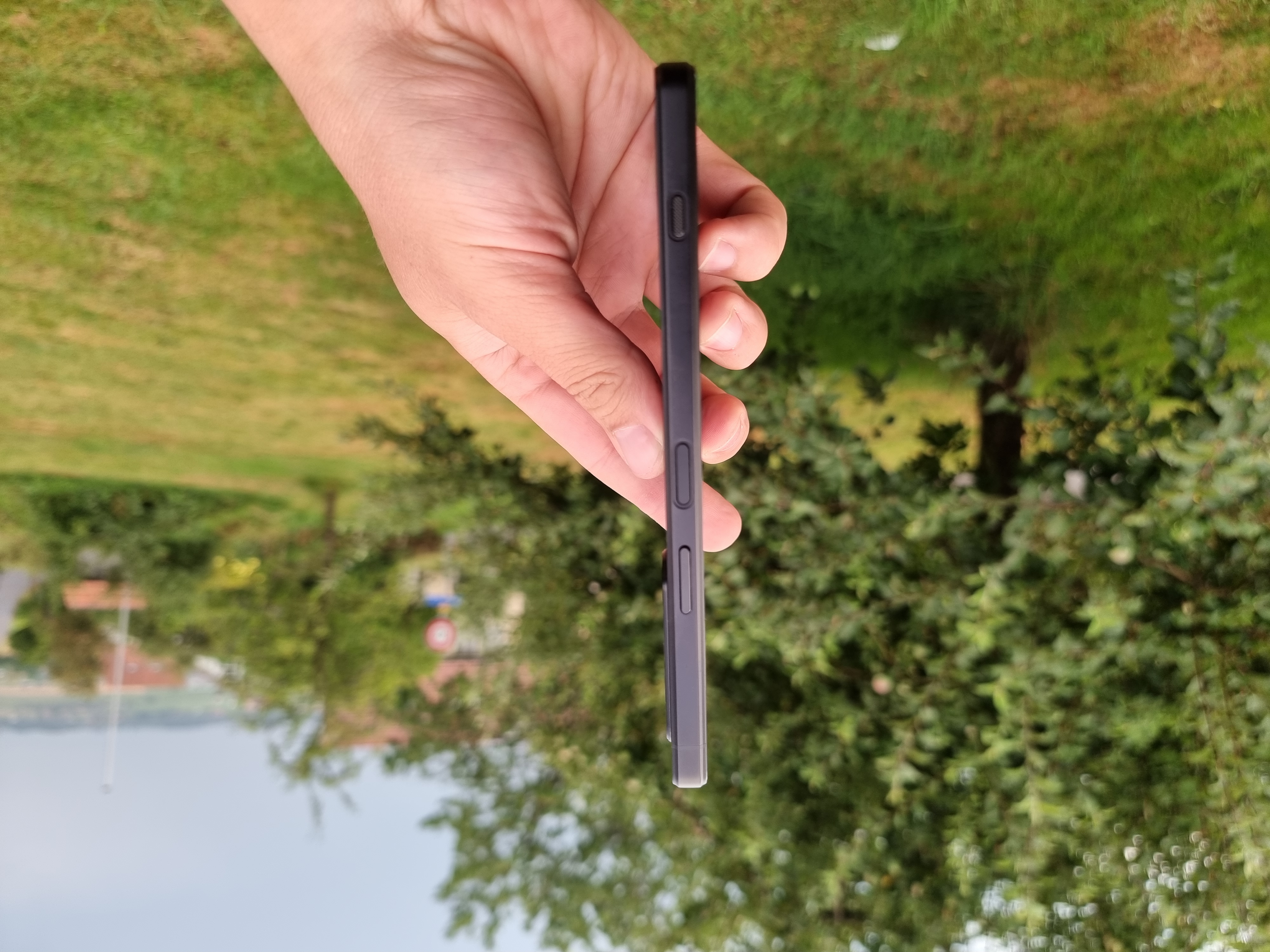 Seitenansicht des Sony Xperia 1 IV