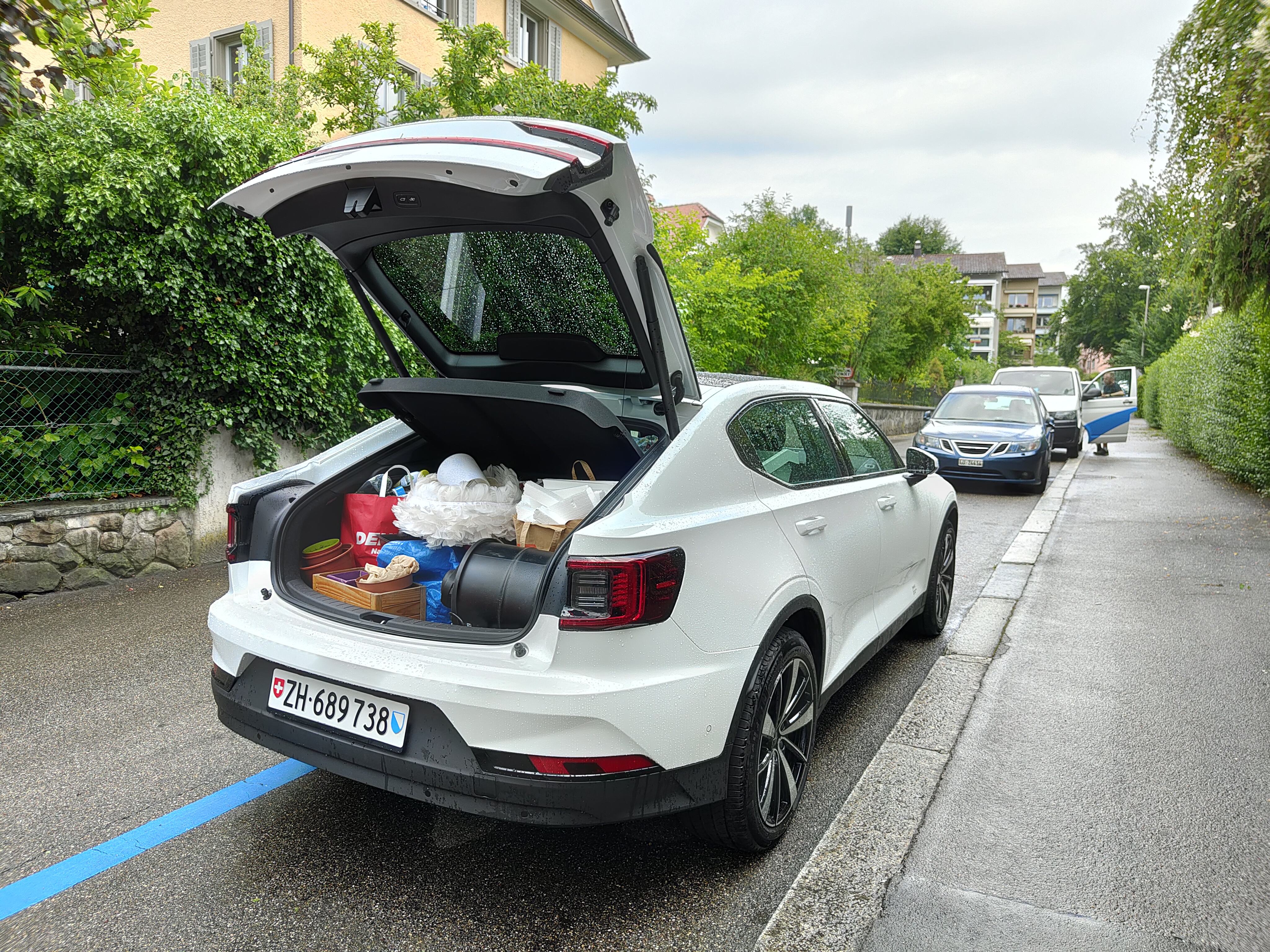 Polestar 2 Standard Range Single Motor im ausführlichen Test: Der Kofferraum fasst 405 Liter (inklusive 41 Liter unter dem Boden).