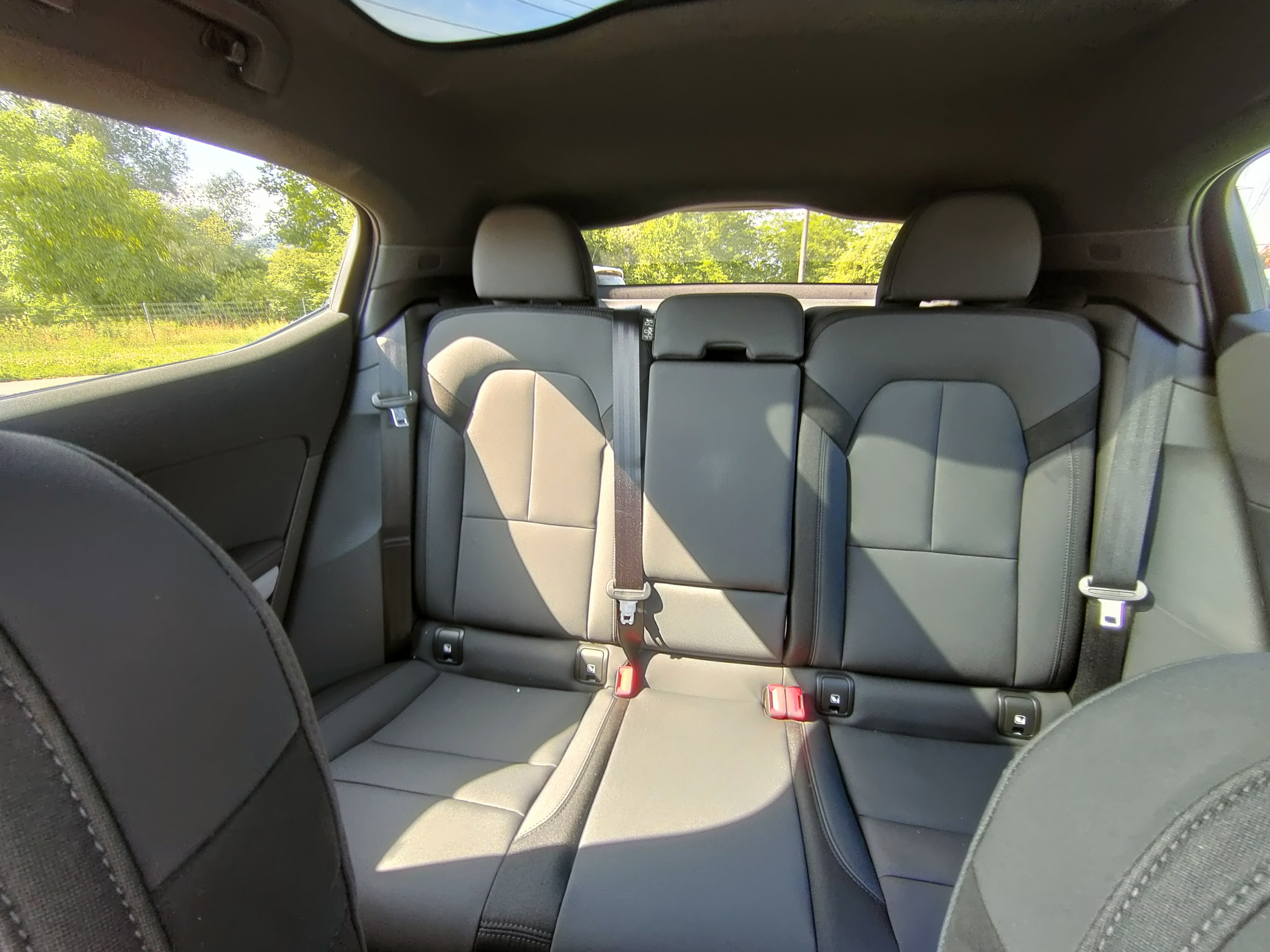 Polestar 2 Standard Range Single Motor im ausführlichen Test: Rücksitze.