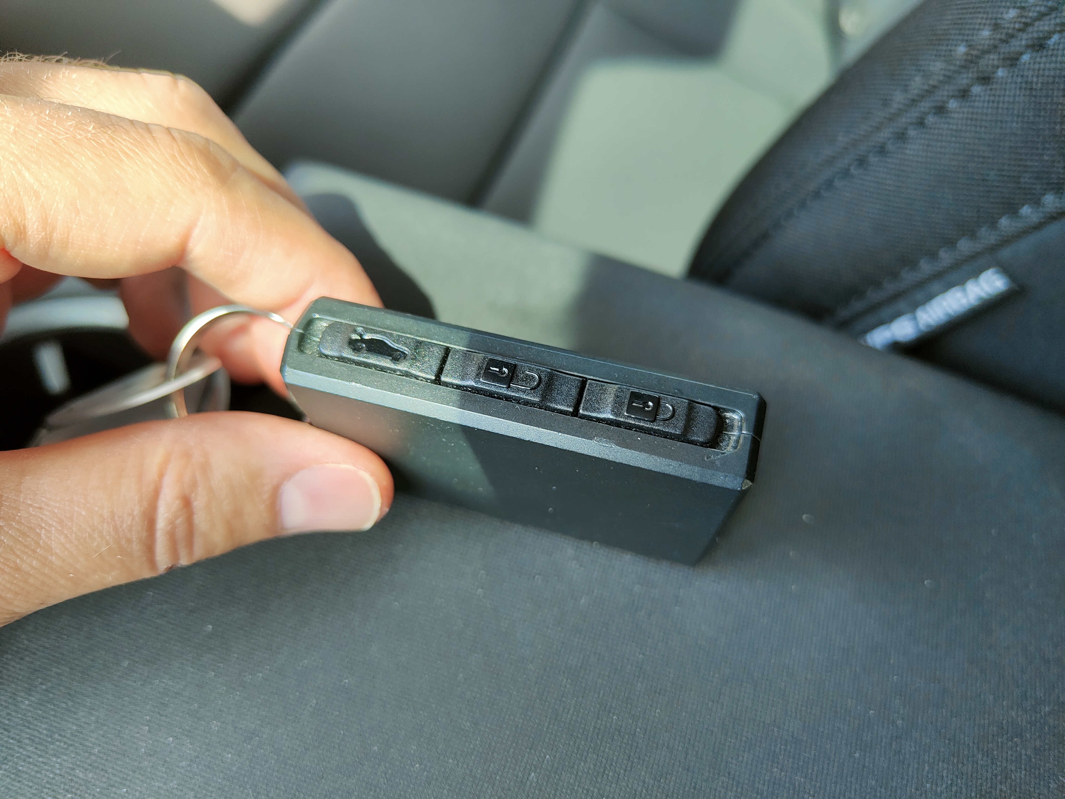 Polestar 2 Standard Range Single Motor im ausführlichen Test: Schlüssel sieht etwas billig aus.