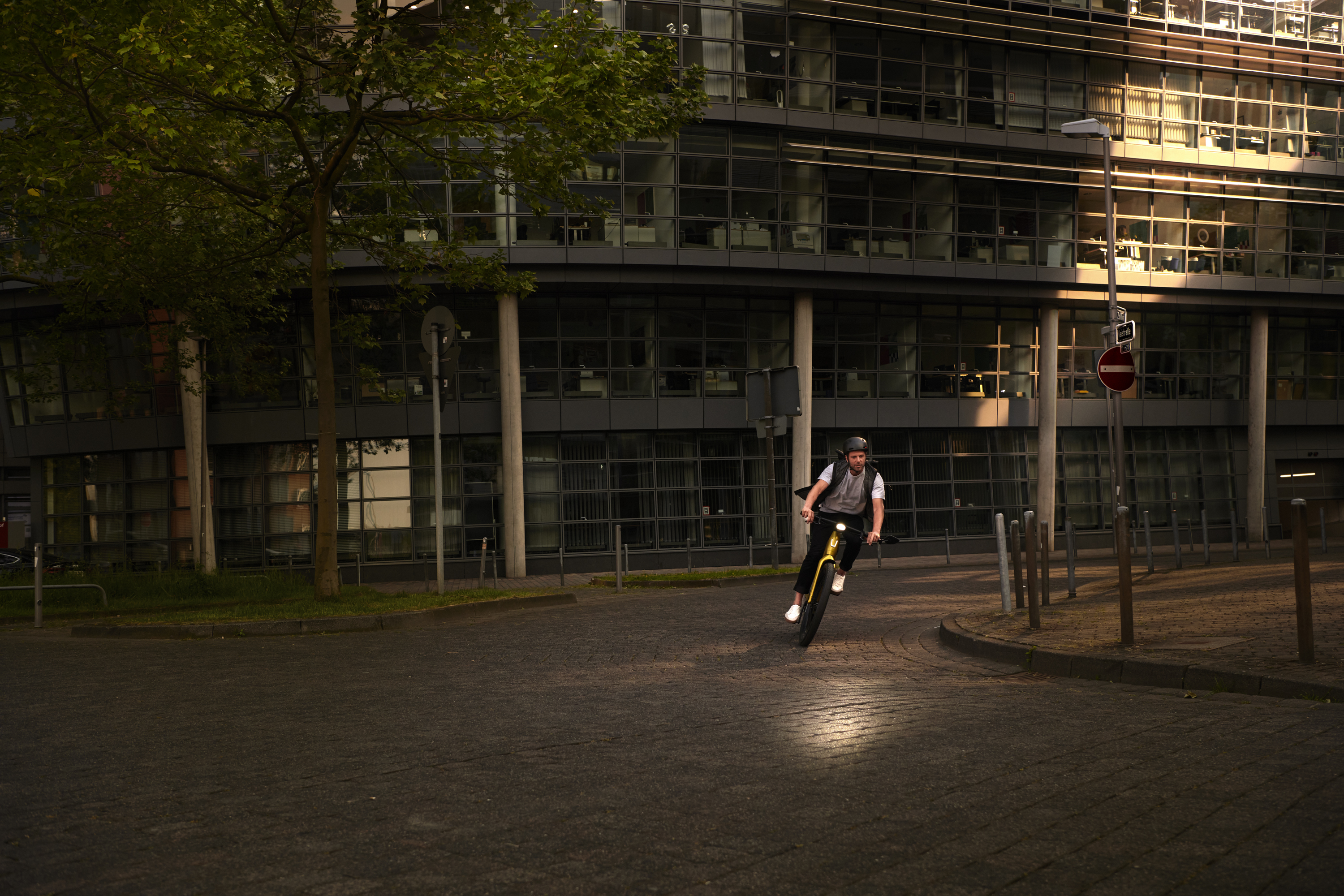 Der Stromer ST7 bei Nacht