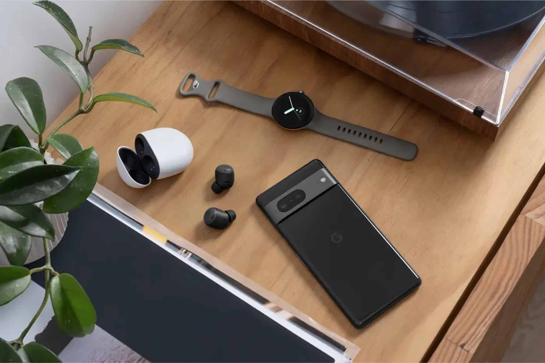 Google Pixel 7 und Pixel Watch