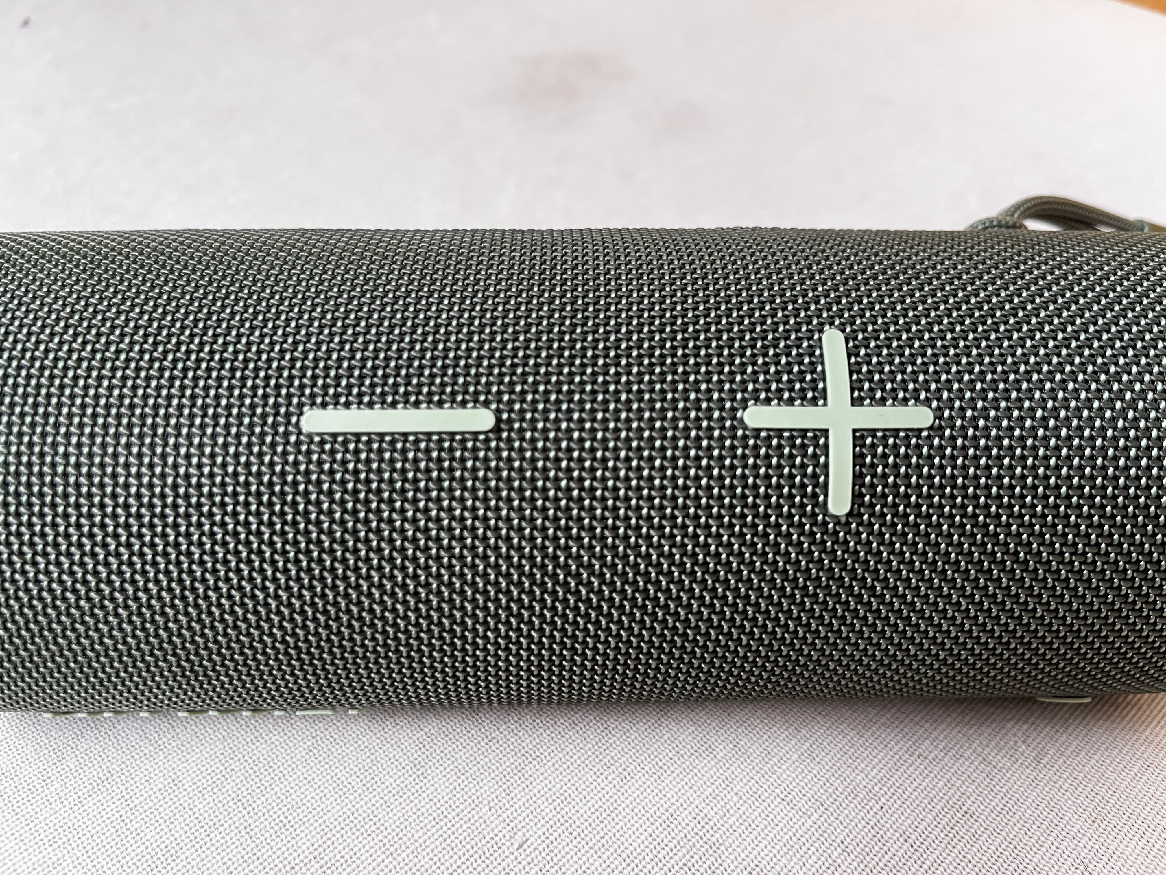 Huawei Sound Joy Test: Lautstärketasten.