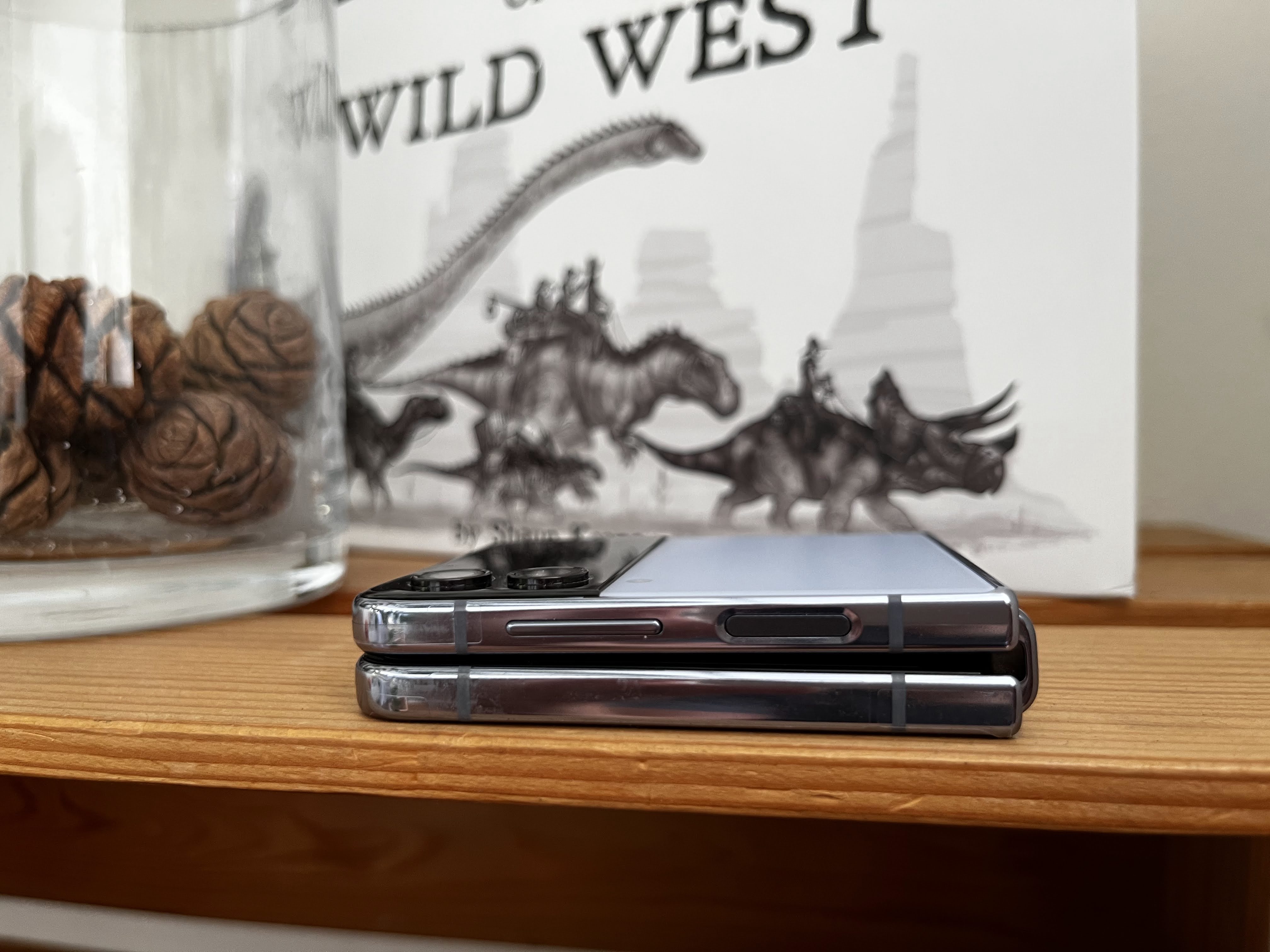 Samsung Galaxy Z Flip 4 Test: Seitenansicht.