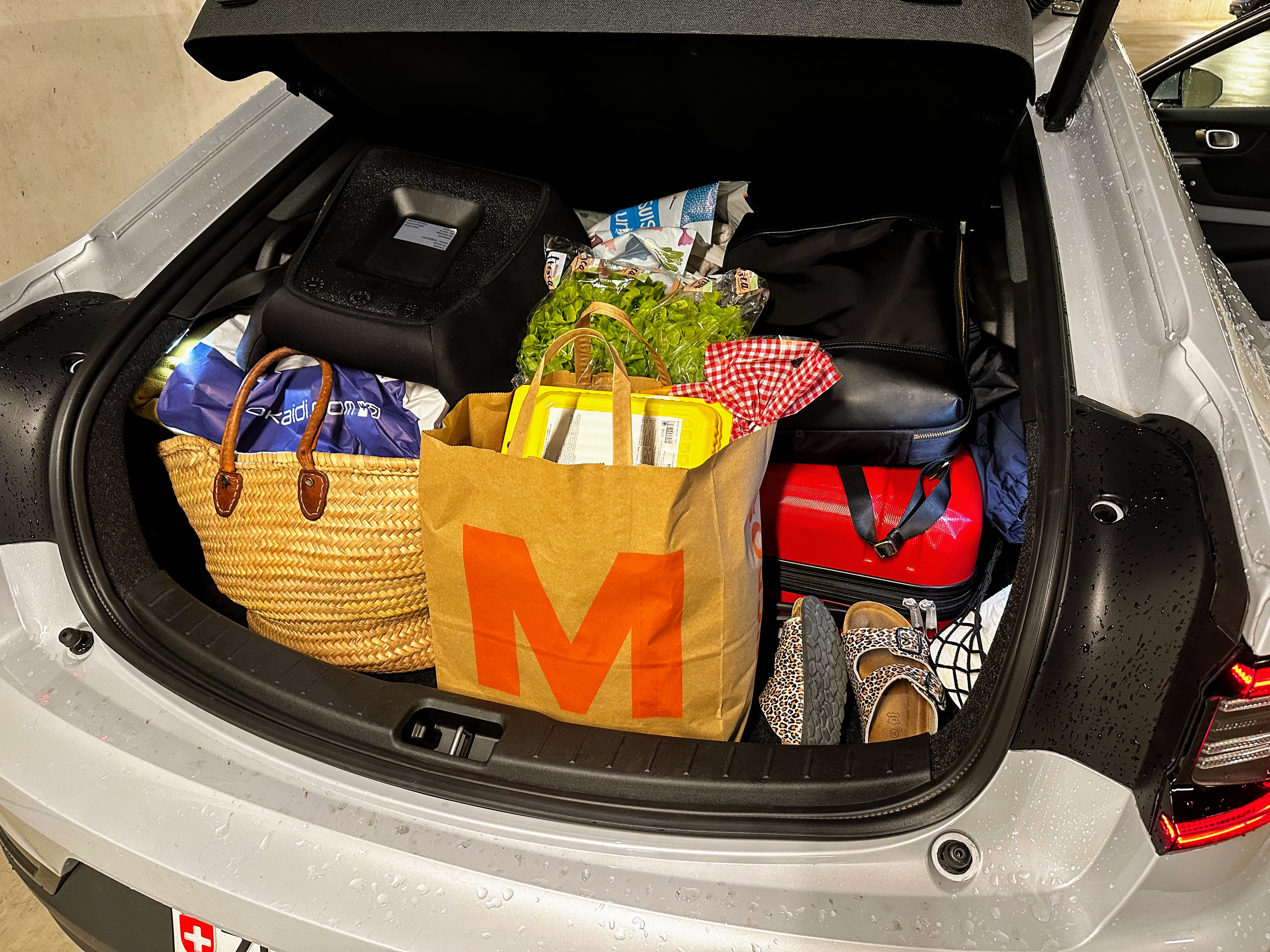 Ein vollgepackter Kofferraum