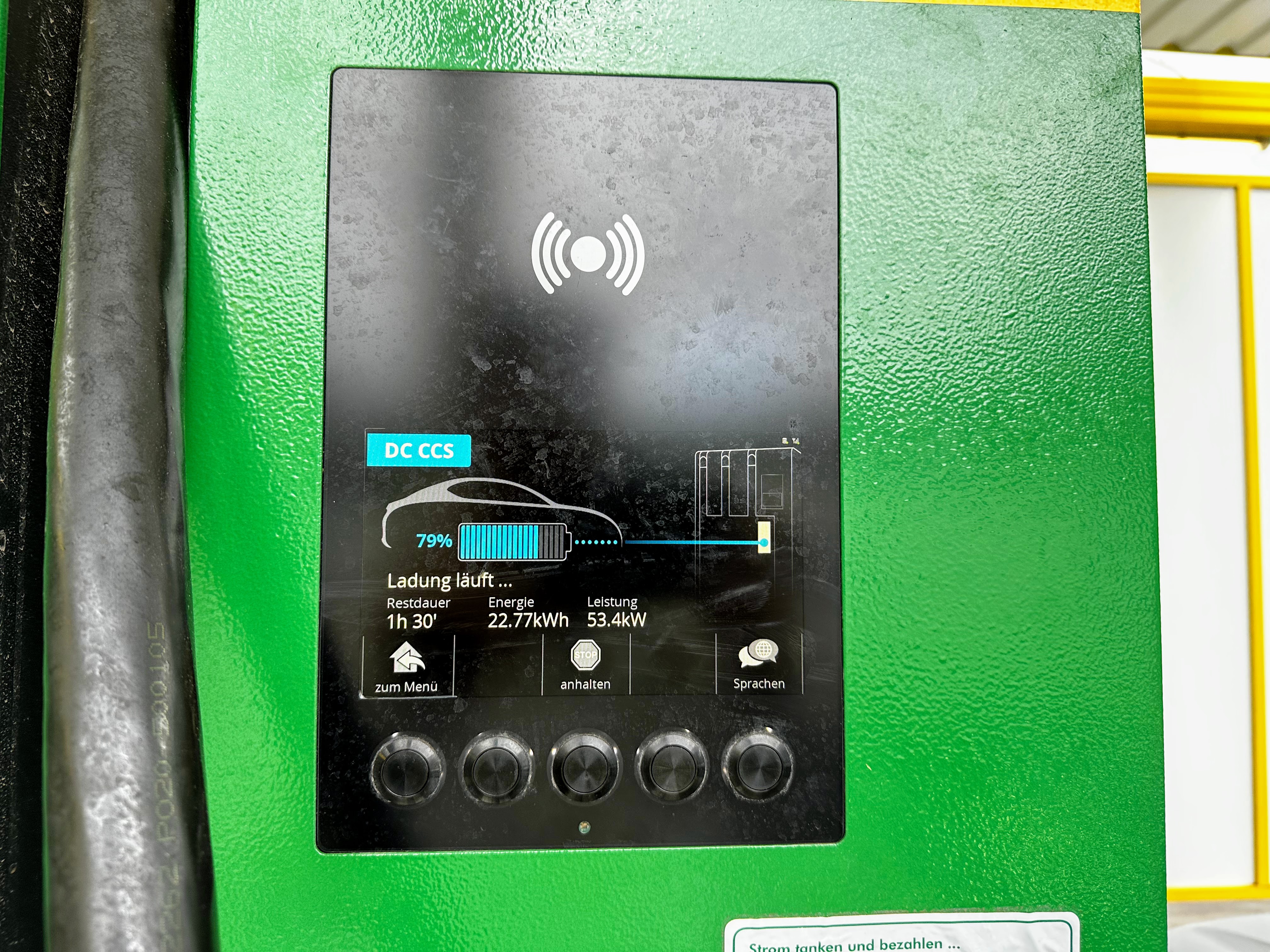 Eine Agrola-Ladestation