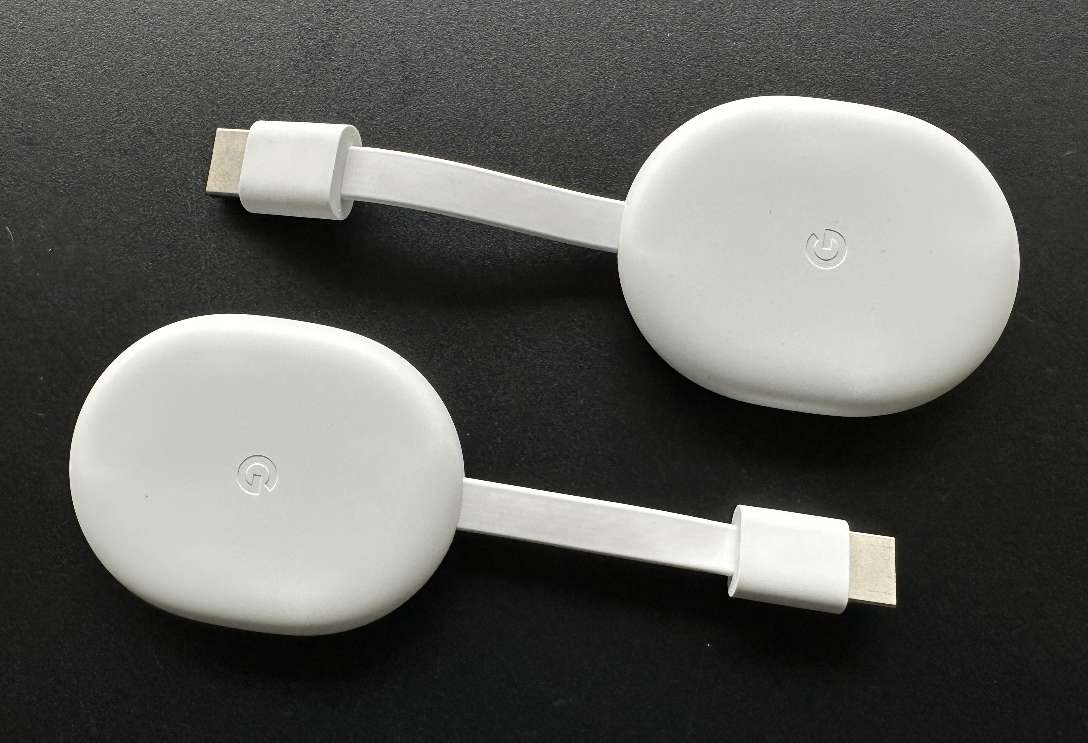 Chromecast mit Google TV 4k vs. Chromecast mit Google HD: Leistung und Preis.