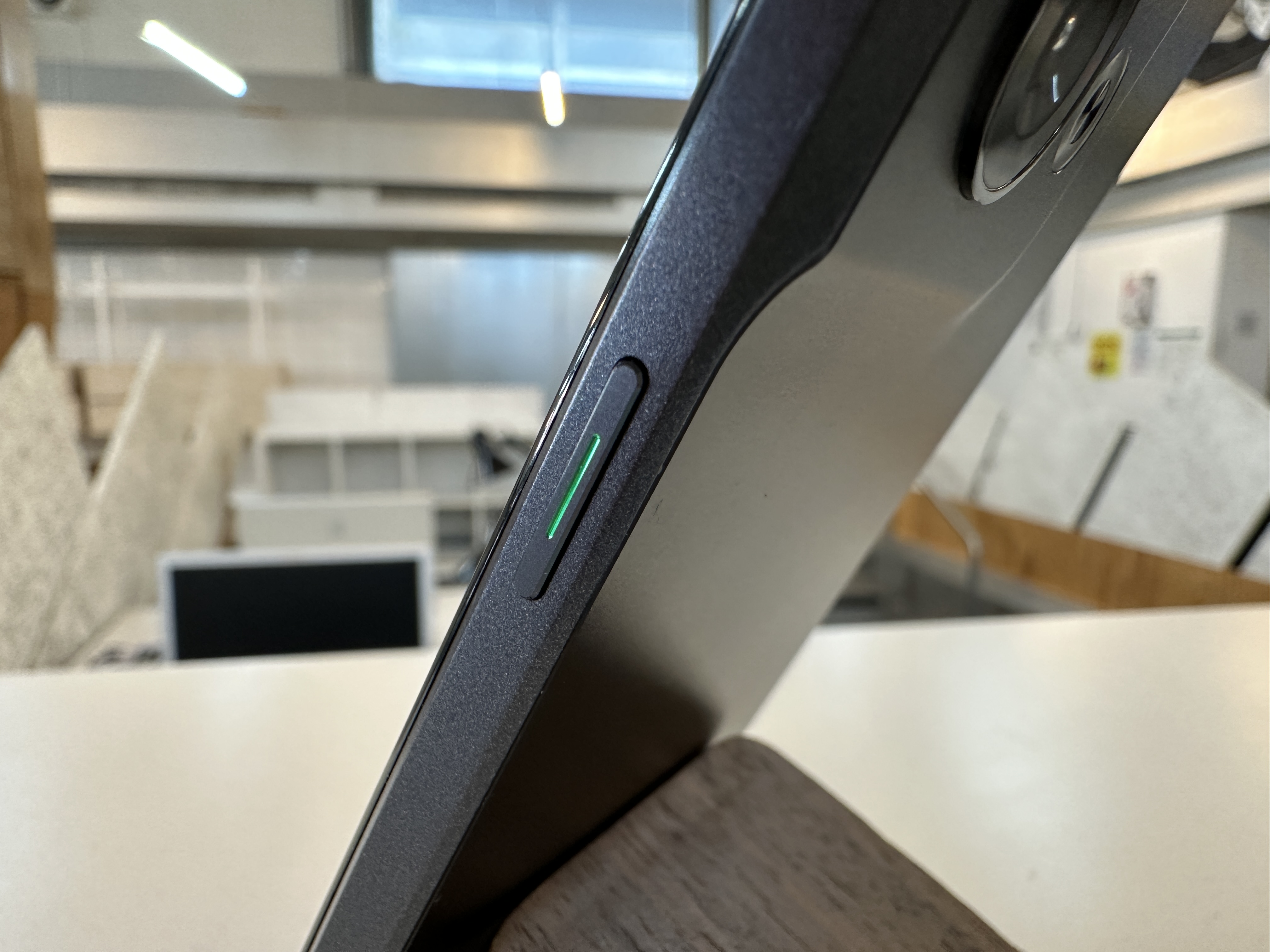 Standby-Taste des Reno 8.