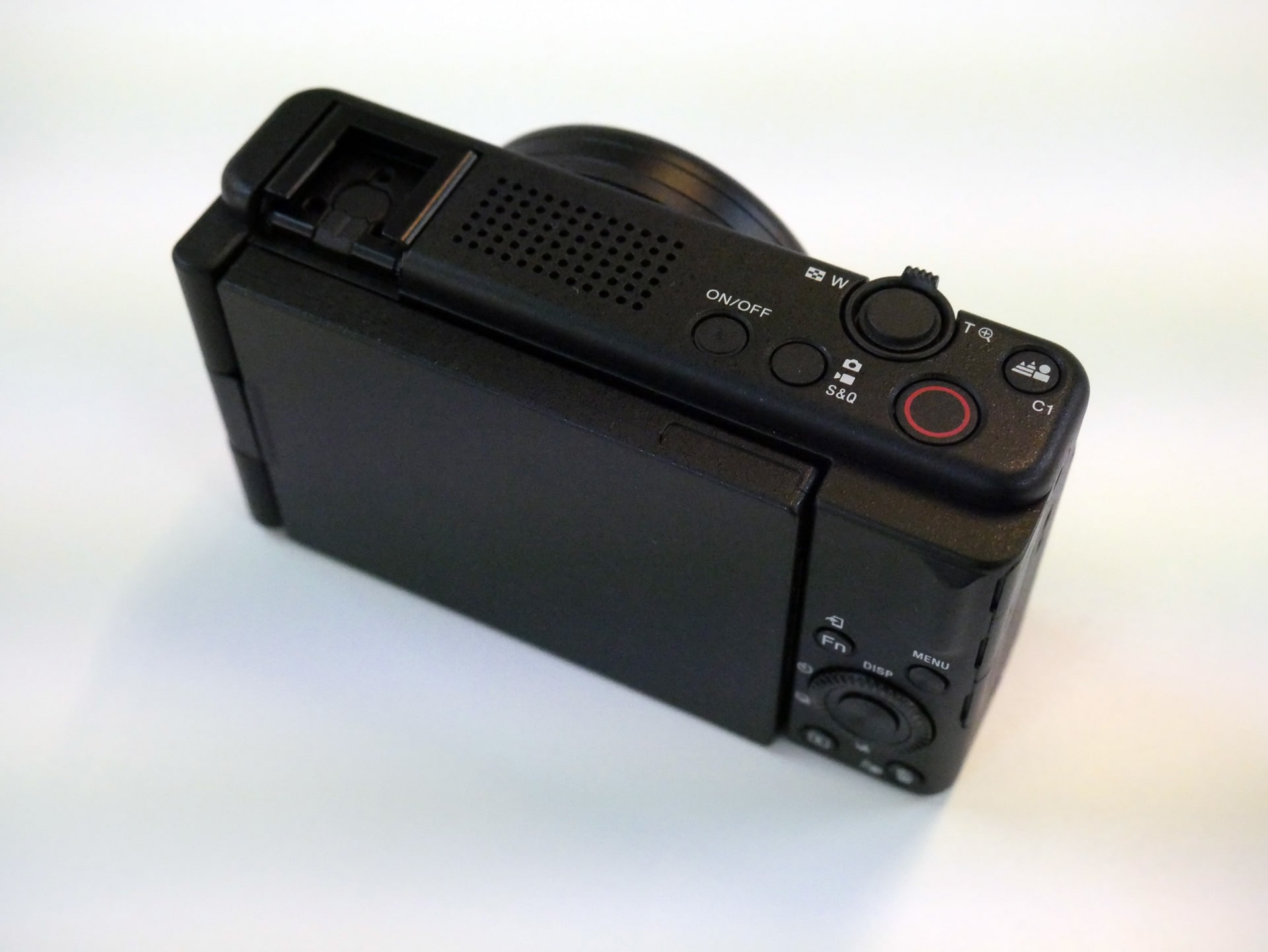 Sony ZV-1F Gehäuse mit Knöpfen.