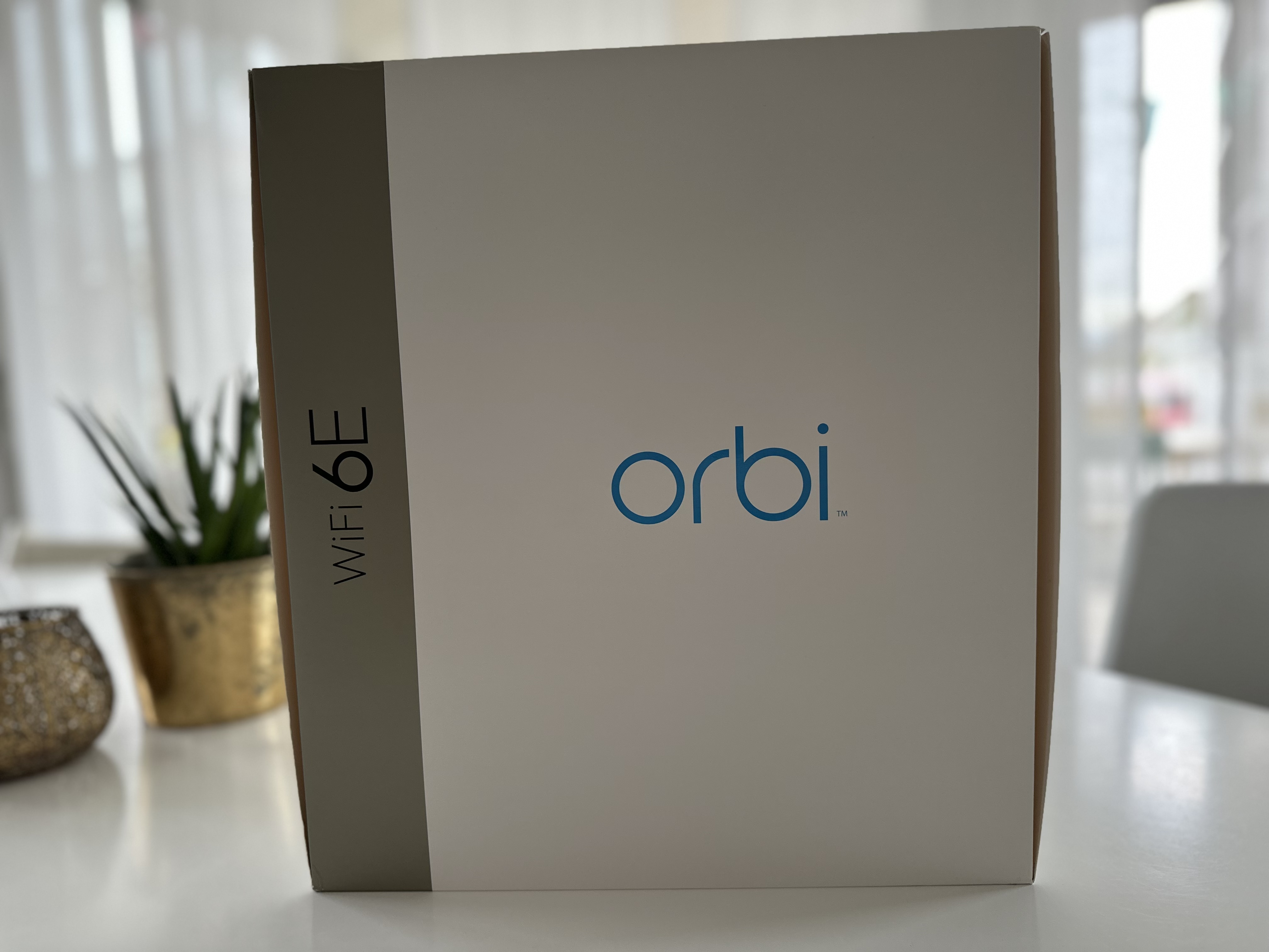 Die Verpackung vom Orbi Router