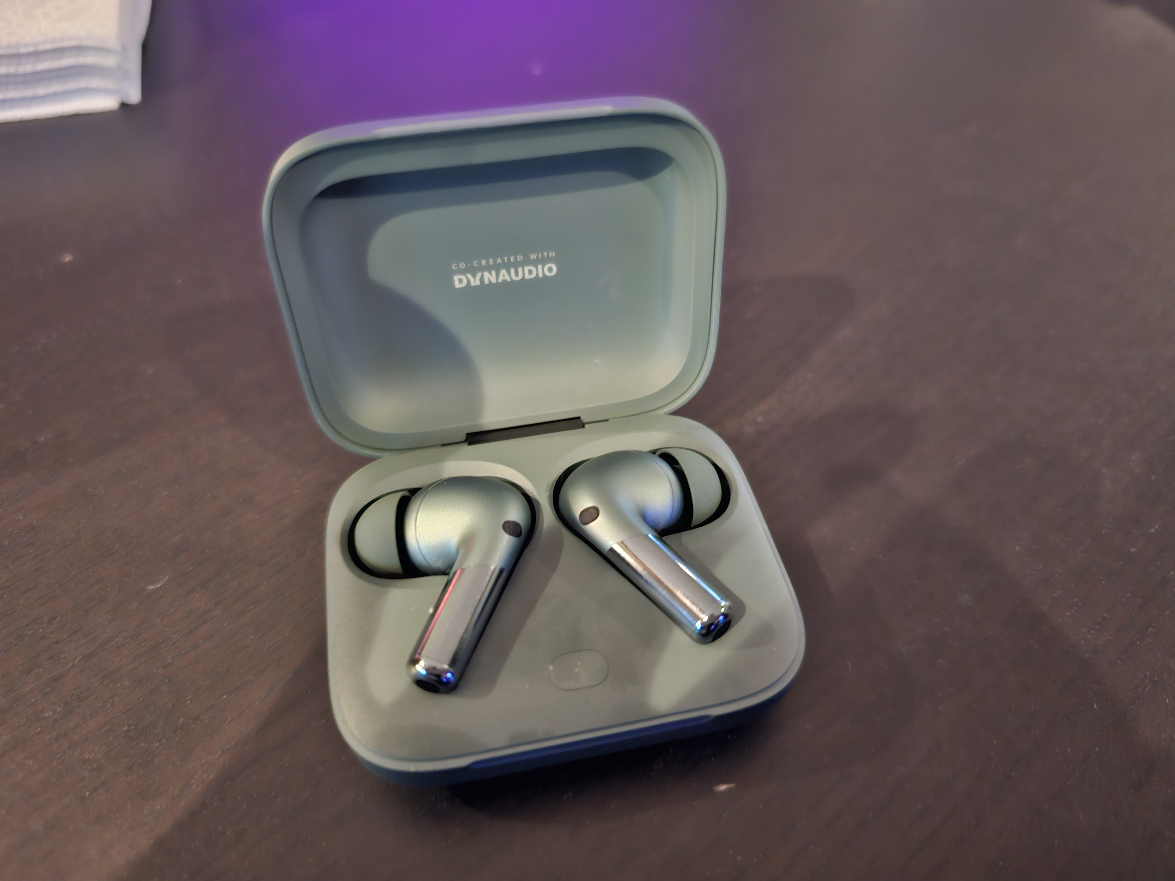 OnePlus Buds Pro 2 starten in der Schweiz. Alle Informationen zu den kabellosen Kopfhörern.