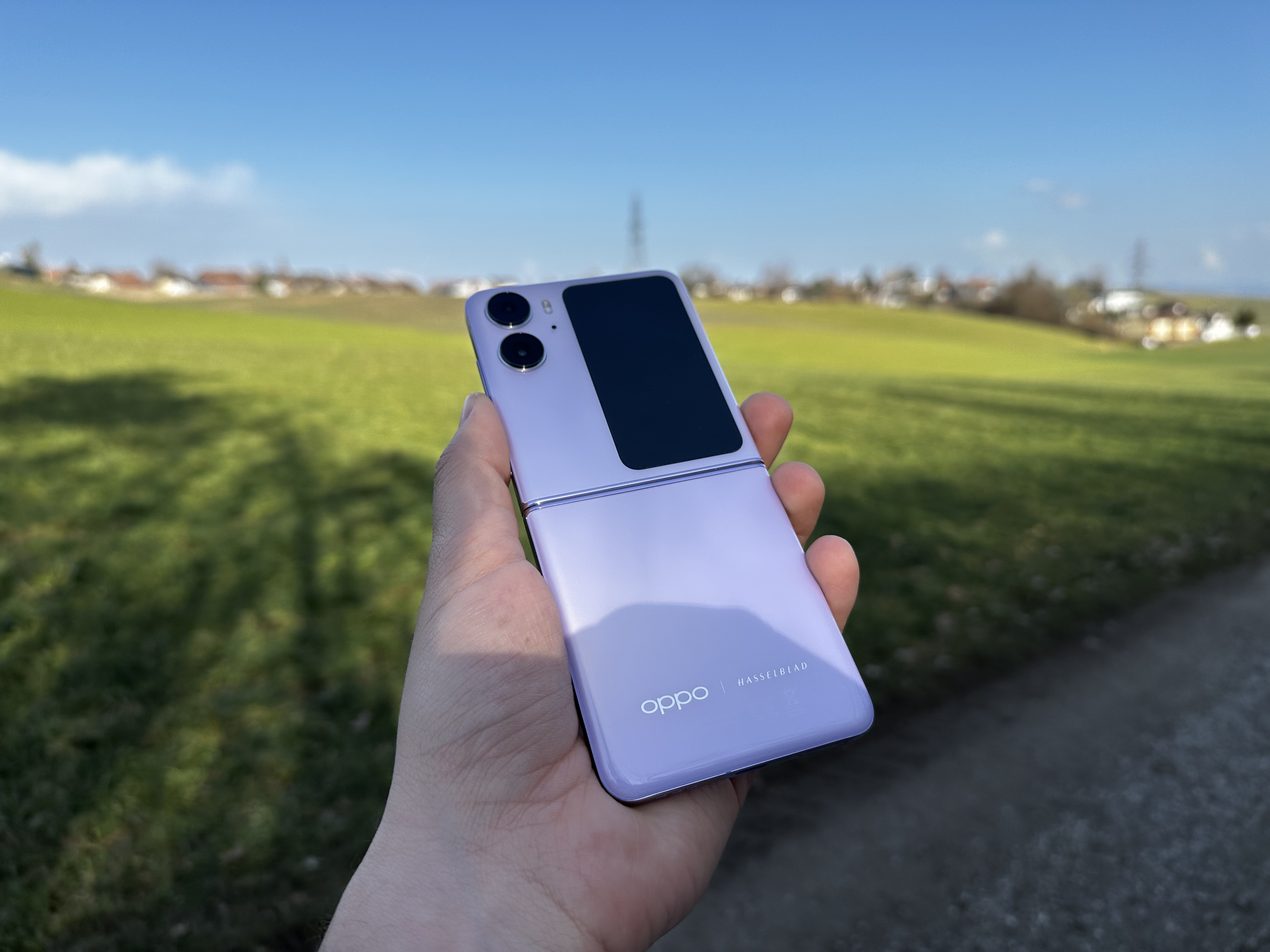 Das Oppo Find N2 Flip geöffnet