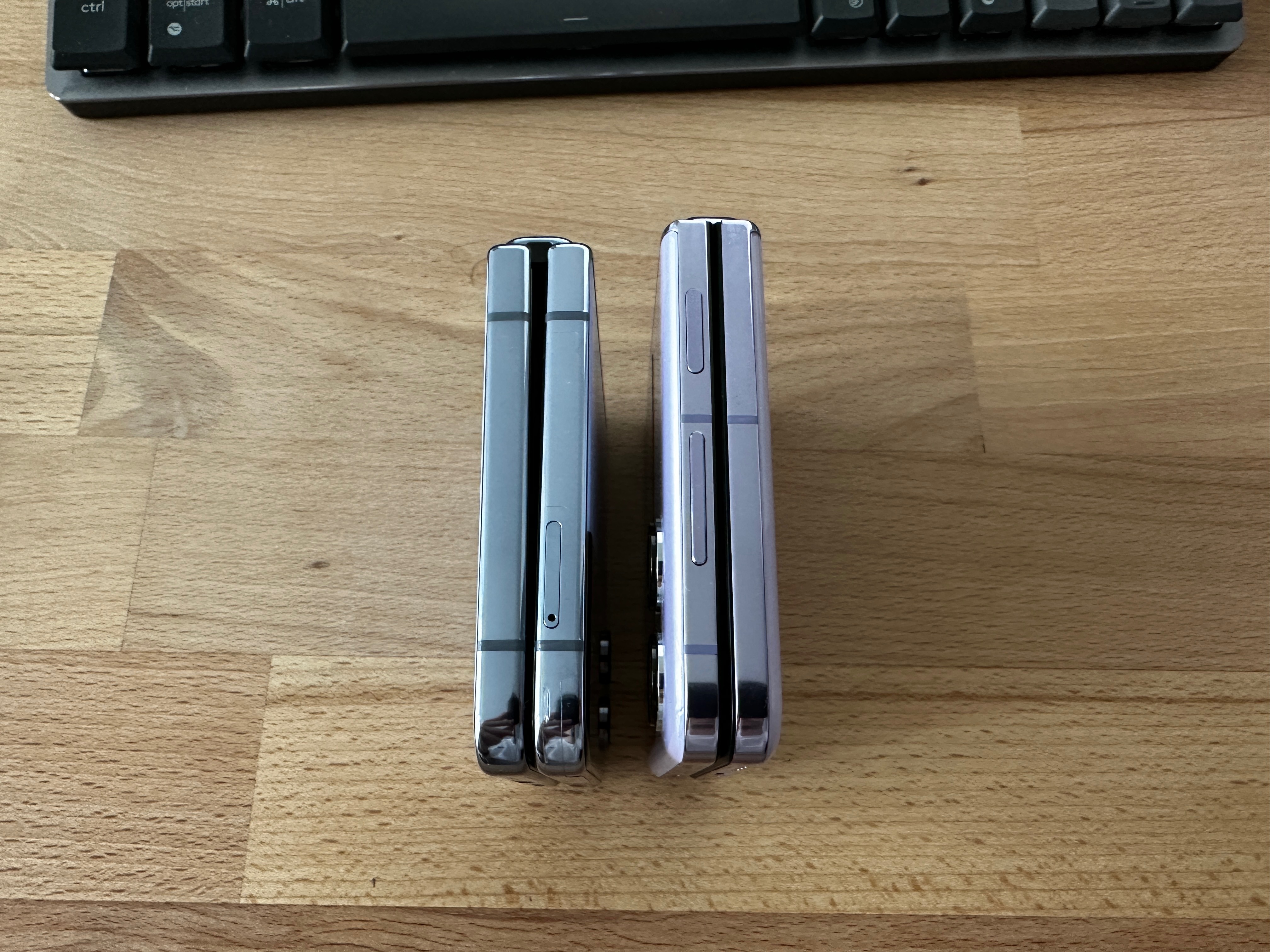 Samsung Galaxy Z Flip4 vs. Oppo Find N2 Flip 3