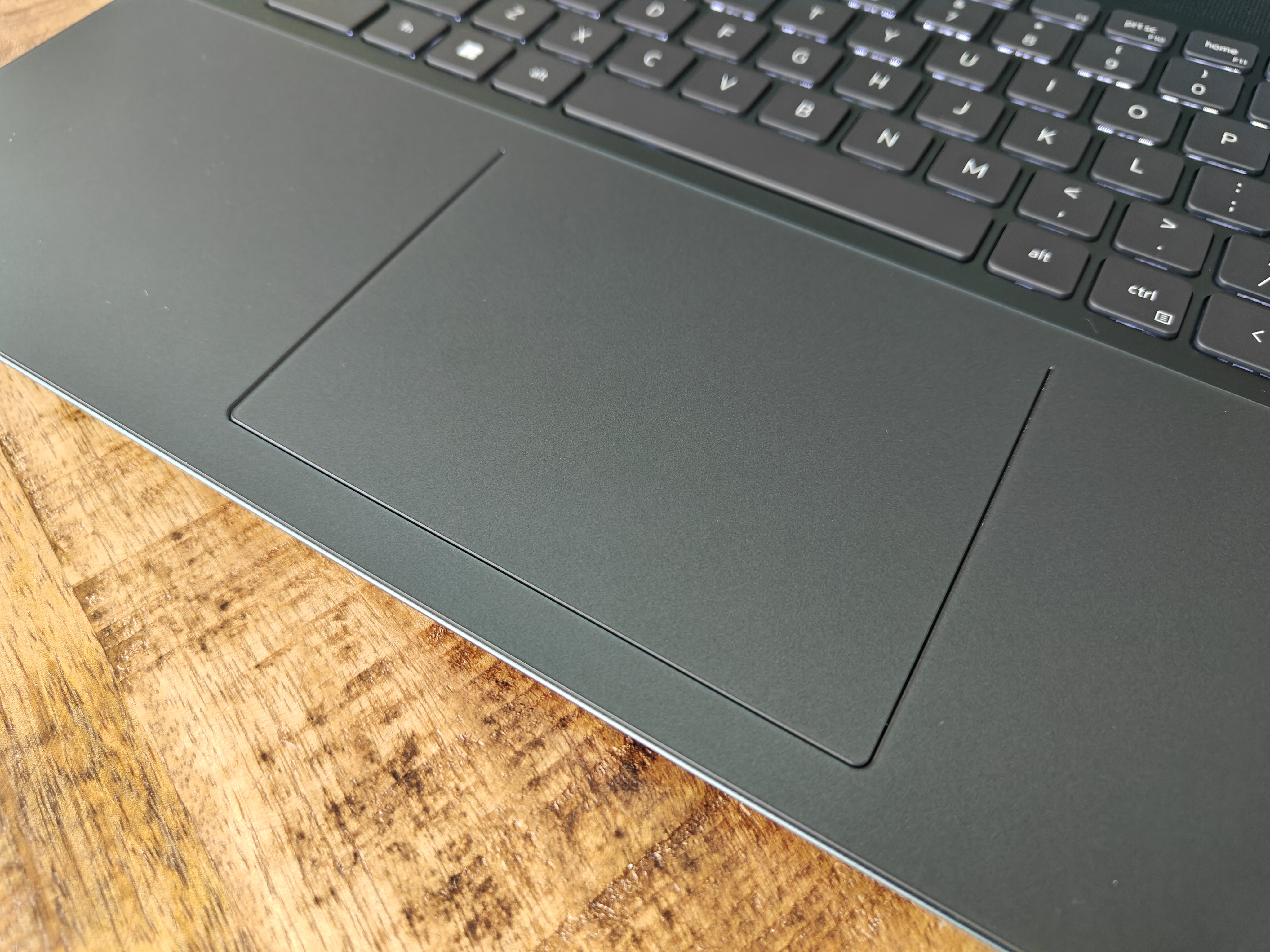 Dell Inspirion 16 Plus 7620 Test: das Trackpad.