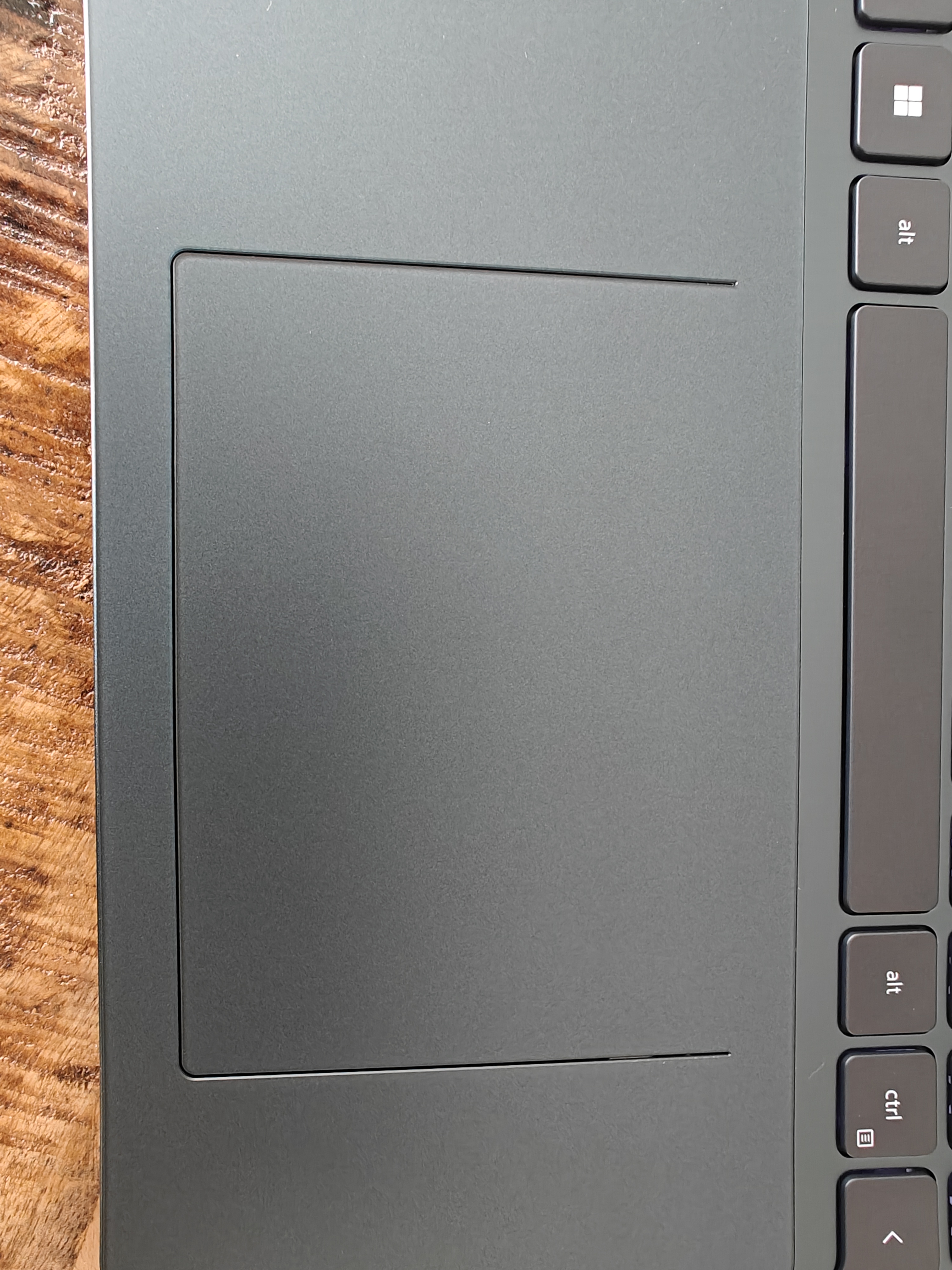 Dell Inspirion 16 Plus 7620 Test: Das Trackpad.
