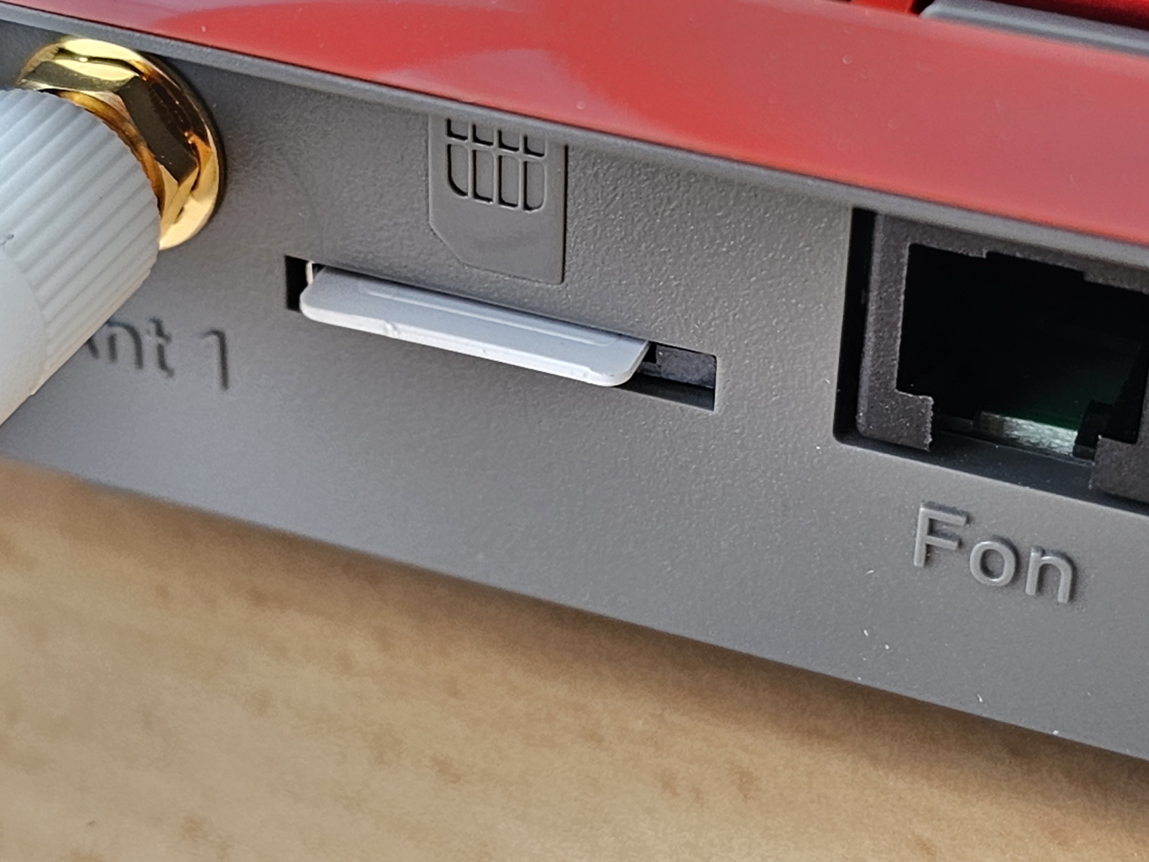 Fritz!Box 6850 5G im Test: die SIM-Karte.