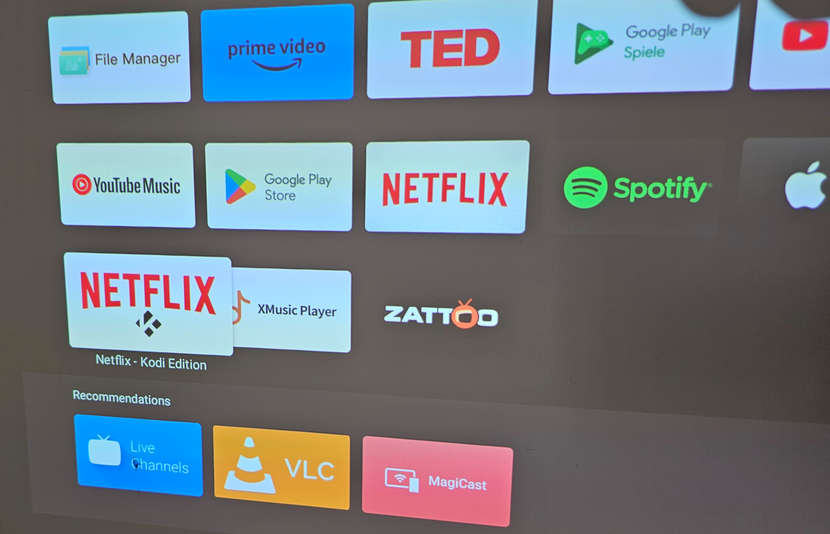 Der XGIMI Halo+: Bei Netflix musst du auf eine Kodi-Edition zurückgreifen, weil es sonst nicht geht.