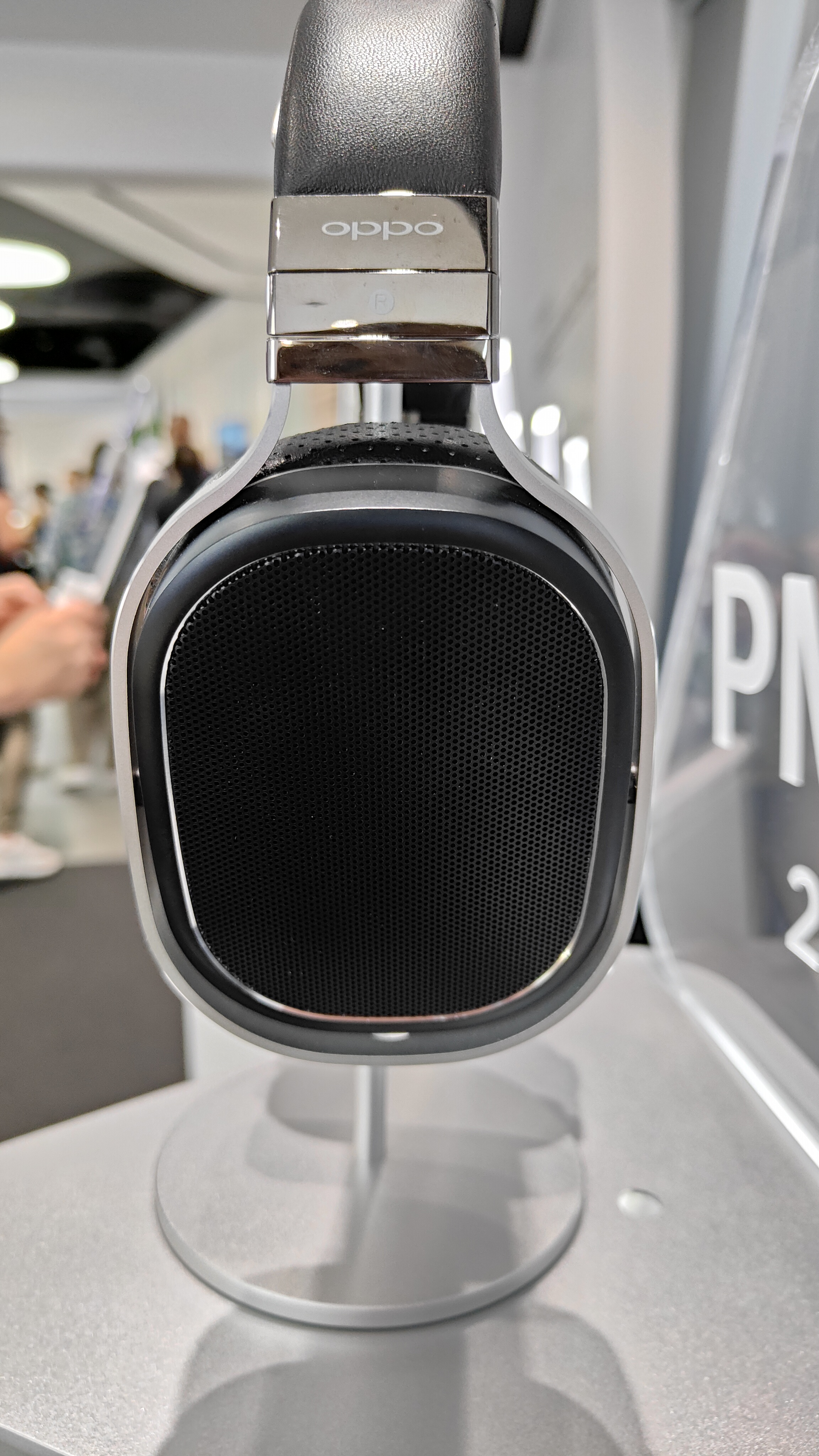 Hörmuschel der Over-Ear-Kopfhörer von Oppo.