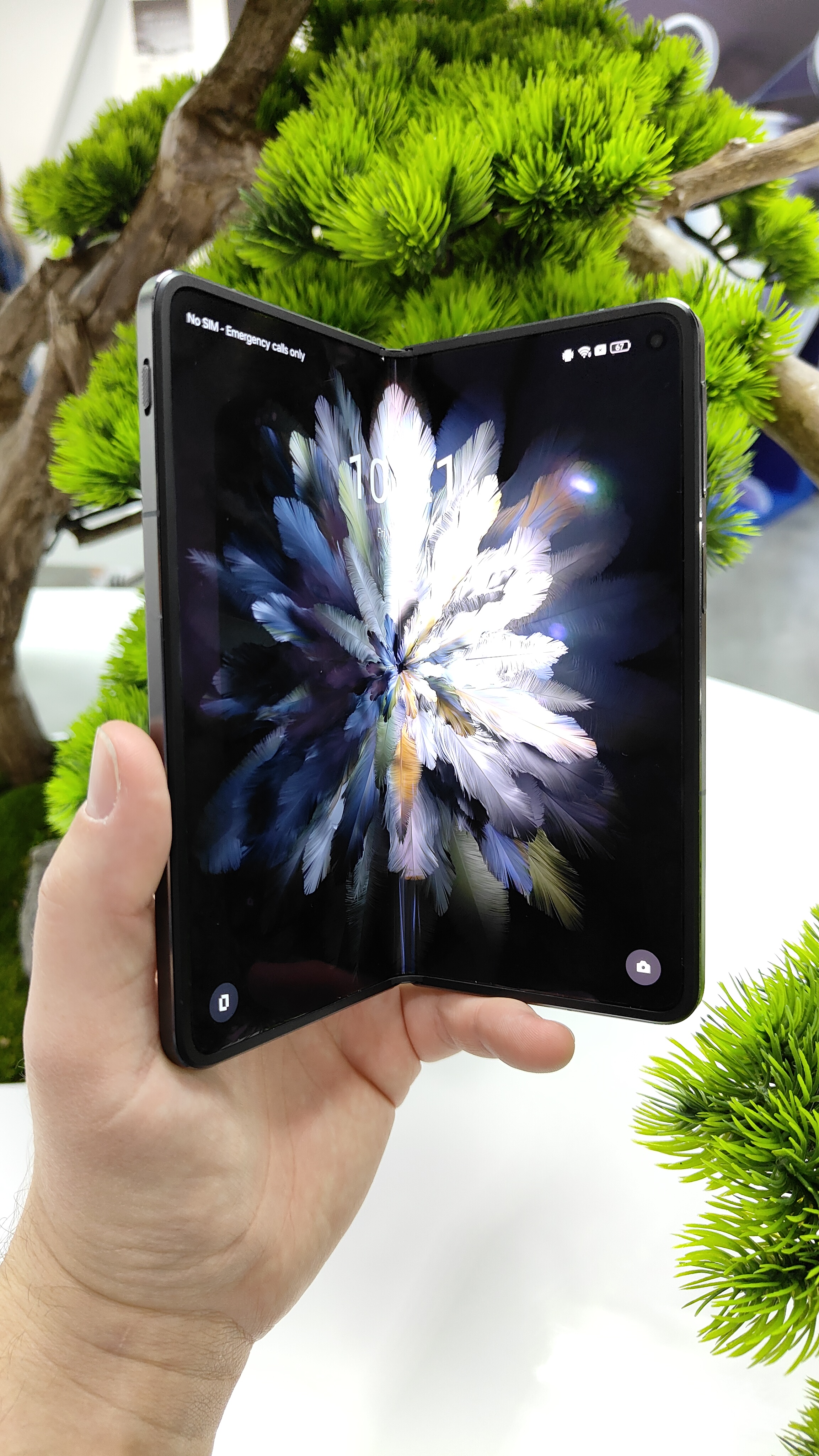 Das Oppp Find N3 aufgeklappt.