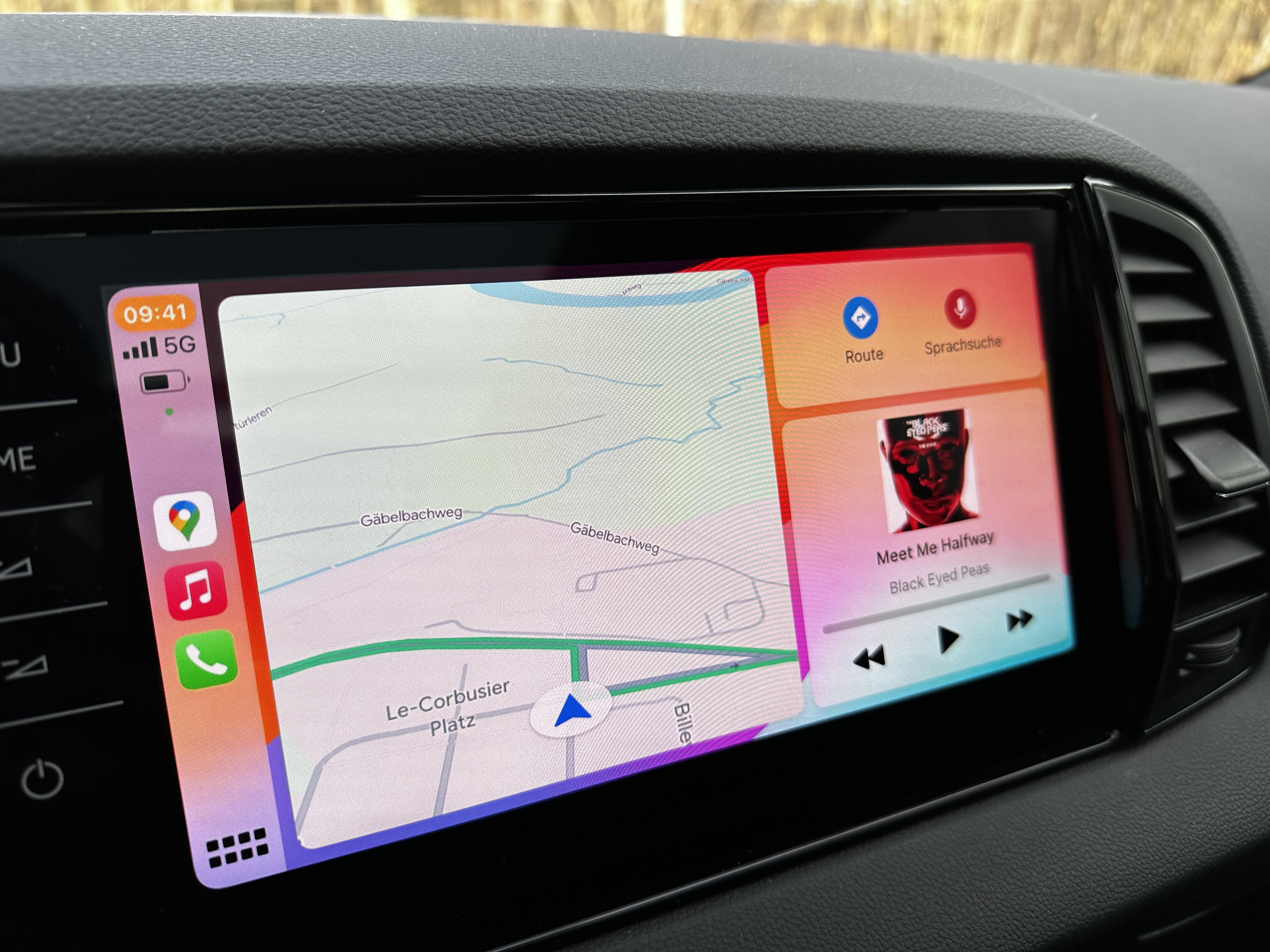 Apple CarPlay Dashboard