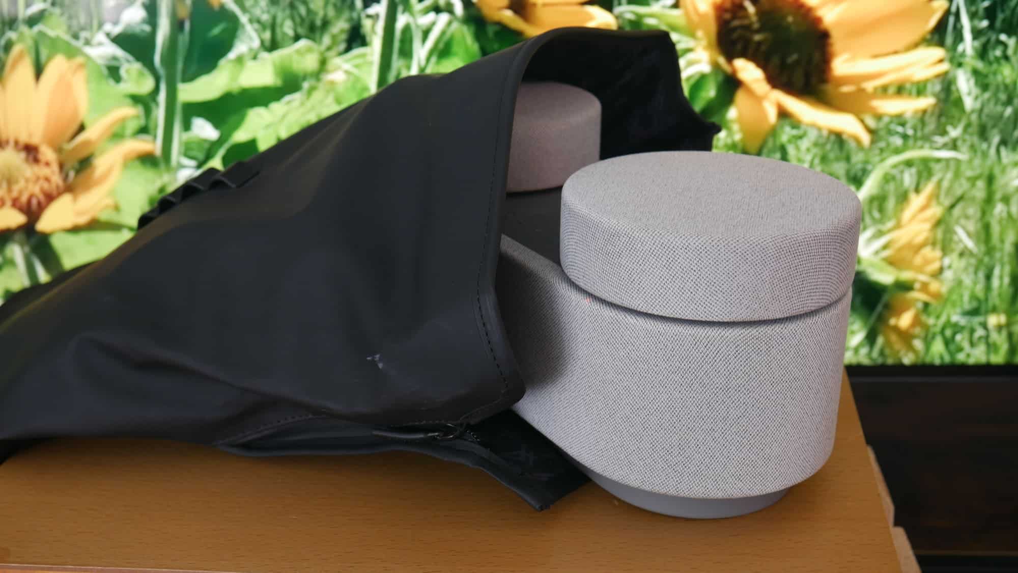 Sony HT-AX7 im Test. Die portablen Kinolautsprecher passen in jeden Rucksack.