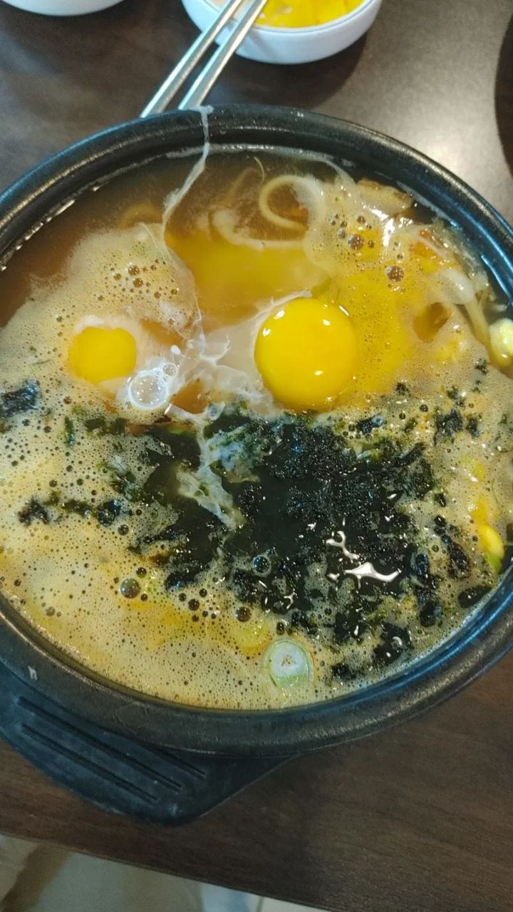 Bean sprout soup that's good for hangover - in south korea restaraunt / I like most side dishes with vegetables.